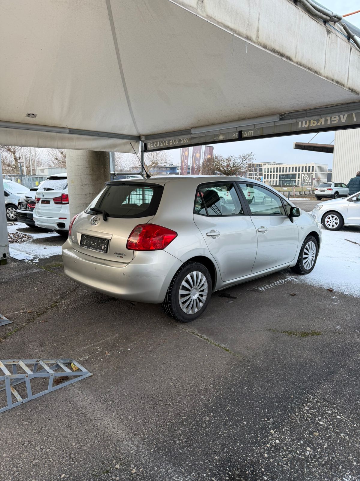 TOYOTA Auris 2.0 D-4D Linea Sol-image-3