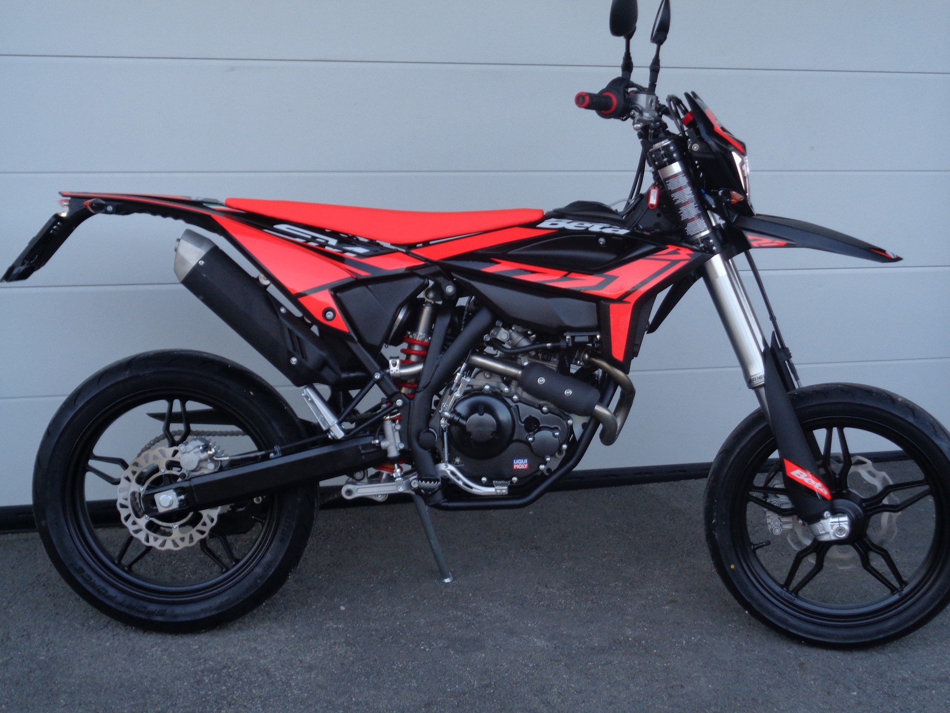 BETA RR 125-4T LC Motard-showroom-element-1