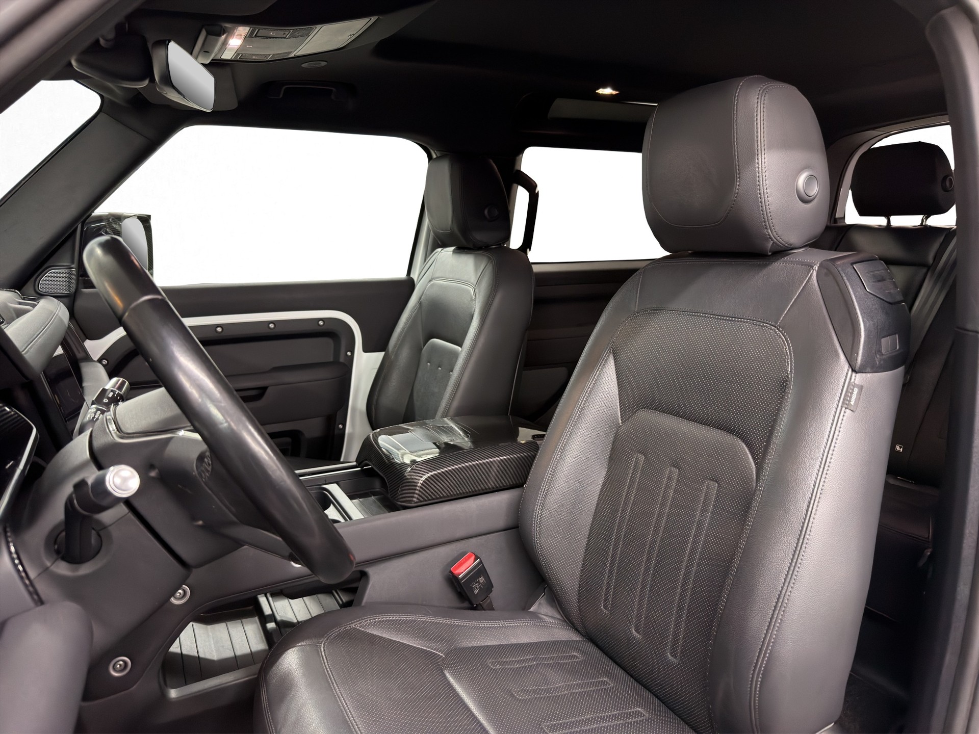 LAND ROVER Defender 90 3.0D I6 200 X-Dynamic SE AT8-image-15