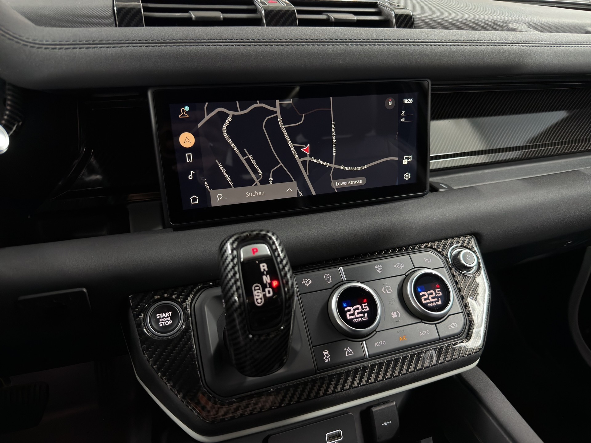 LAND ROVER Defender 90 3.0D I6 200 X-Dynamic SE AT8-image-13