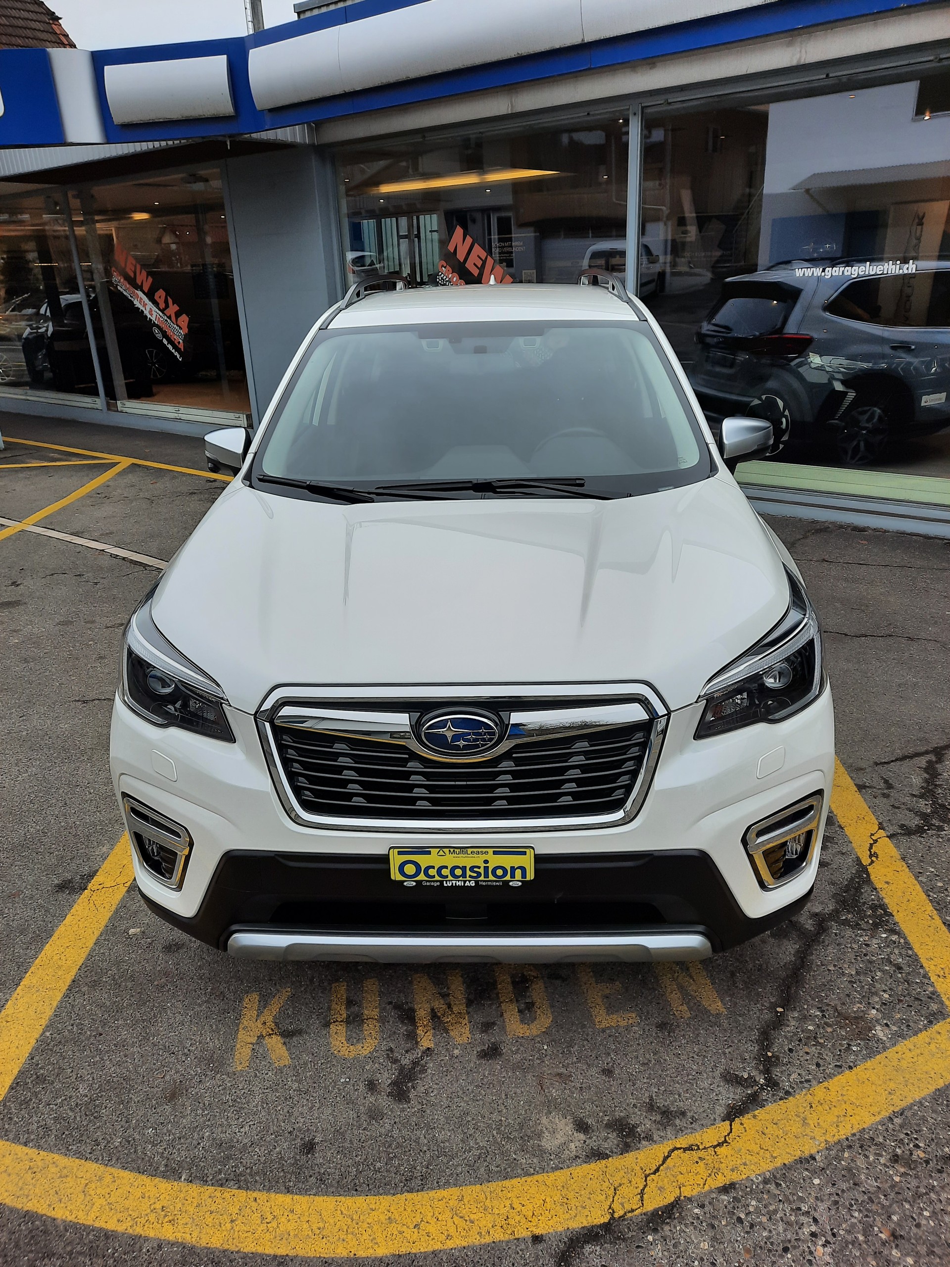 SUBARU Forester 2.0i e-Boxer Swiss Plus Lineartronic-image-1