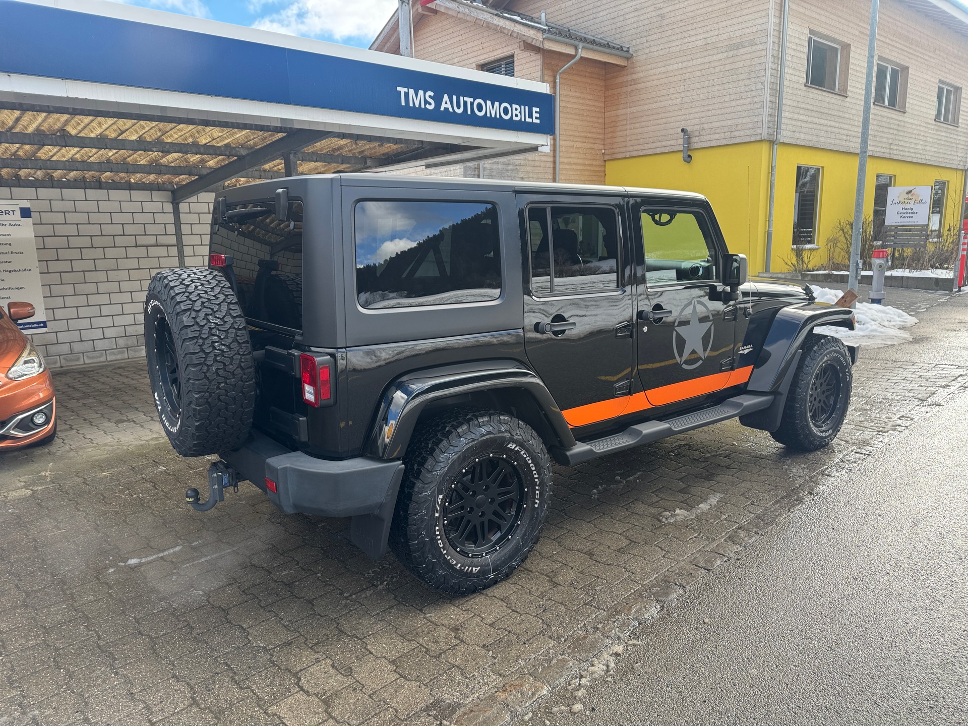 JEEP Wrangler Unlimited Sahara-image-5