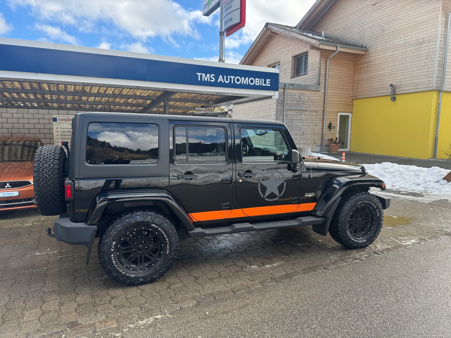 JEEP Wrangler Unlimited Sahara-image-6