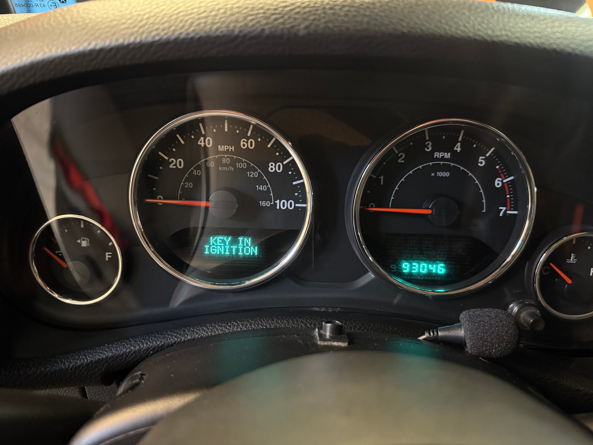 JEEP Wrangler Unlimited Sahara-image-12