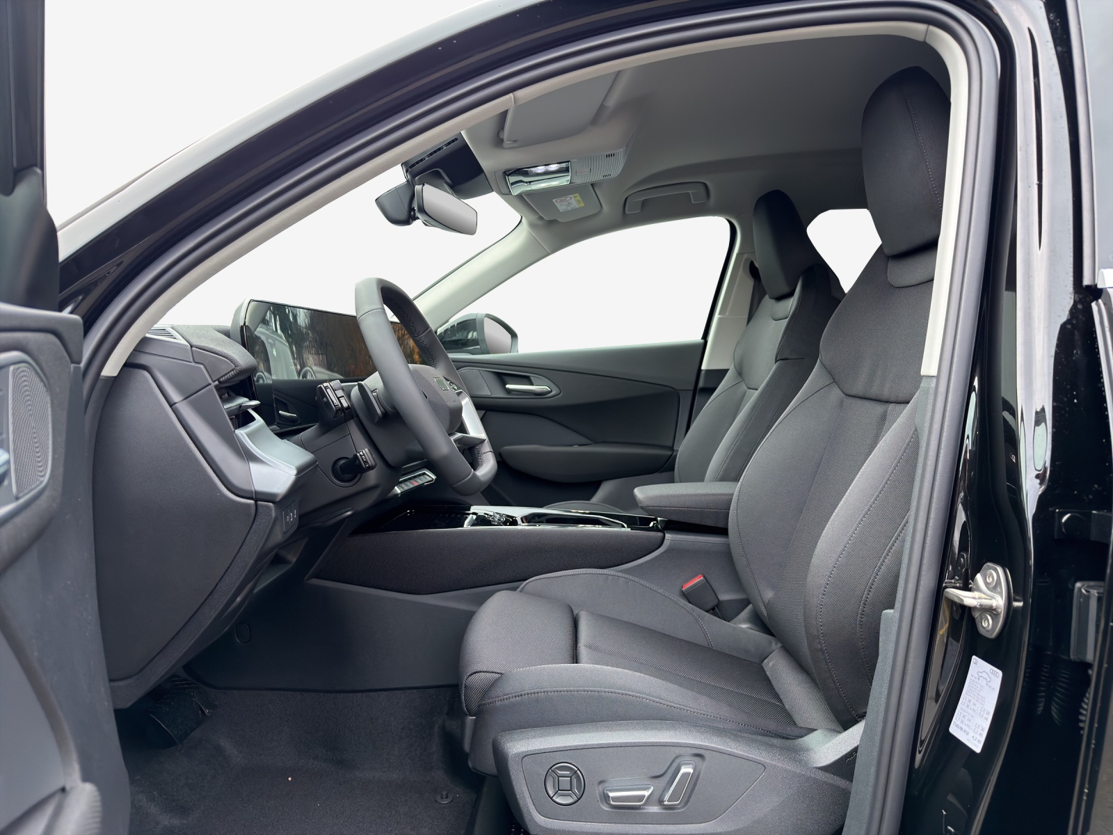 AUDI Q3 SUV 110 kW TFSI S tronic-image-7