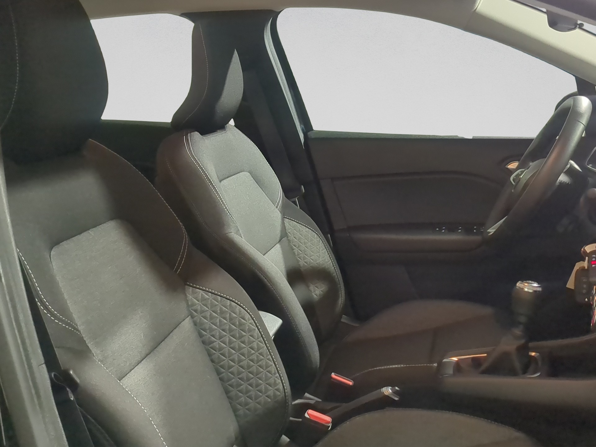 RENAULT Captur 1.3 TCe Equilibre-image-16