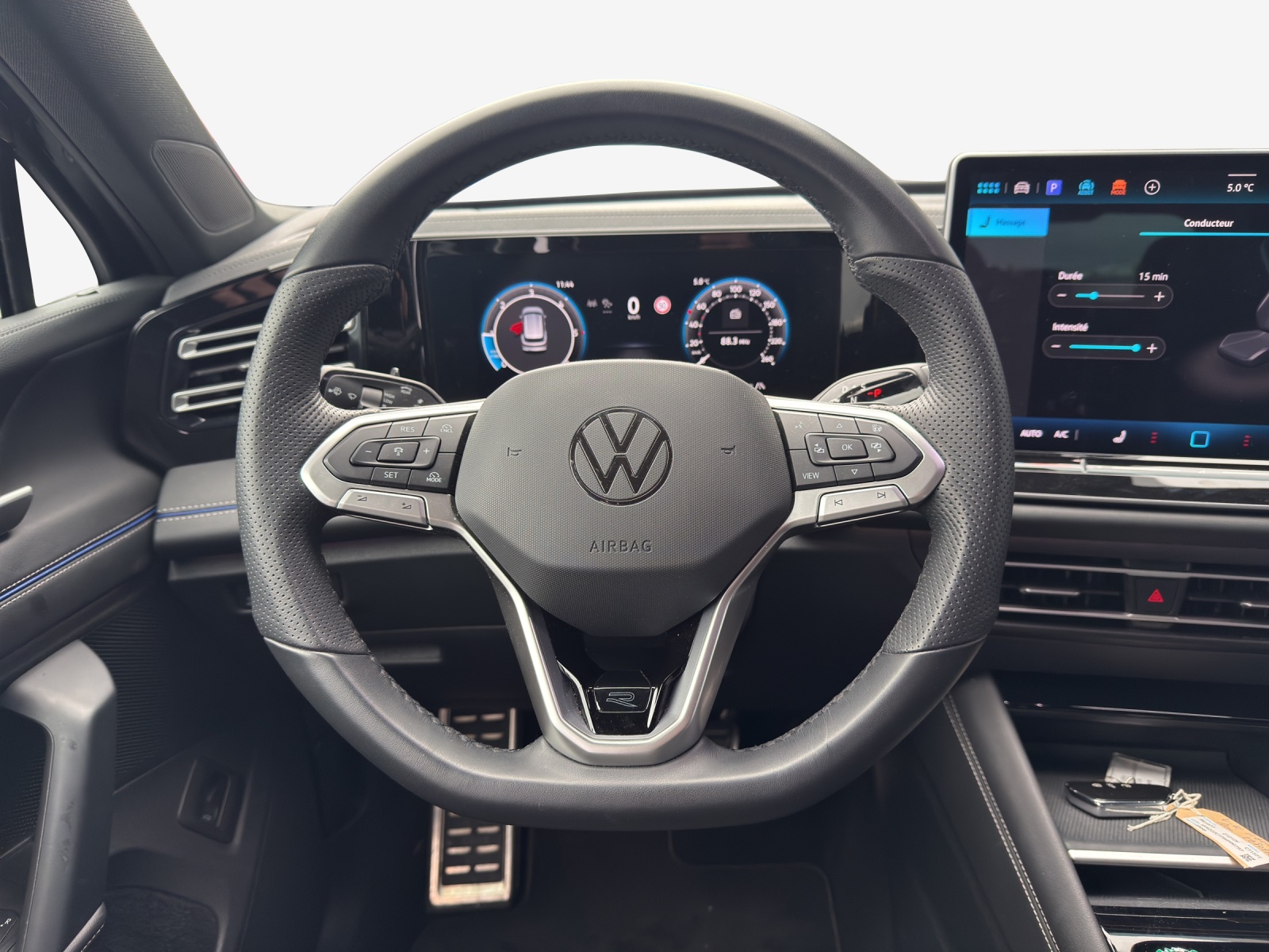 VW Tiguan 2.0 TDI SCR R-Line 4Motion DSG-image-9