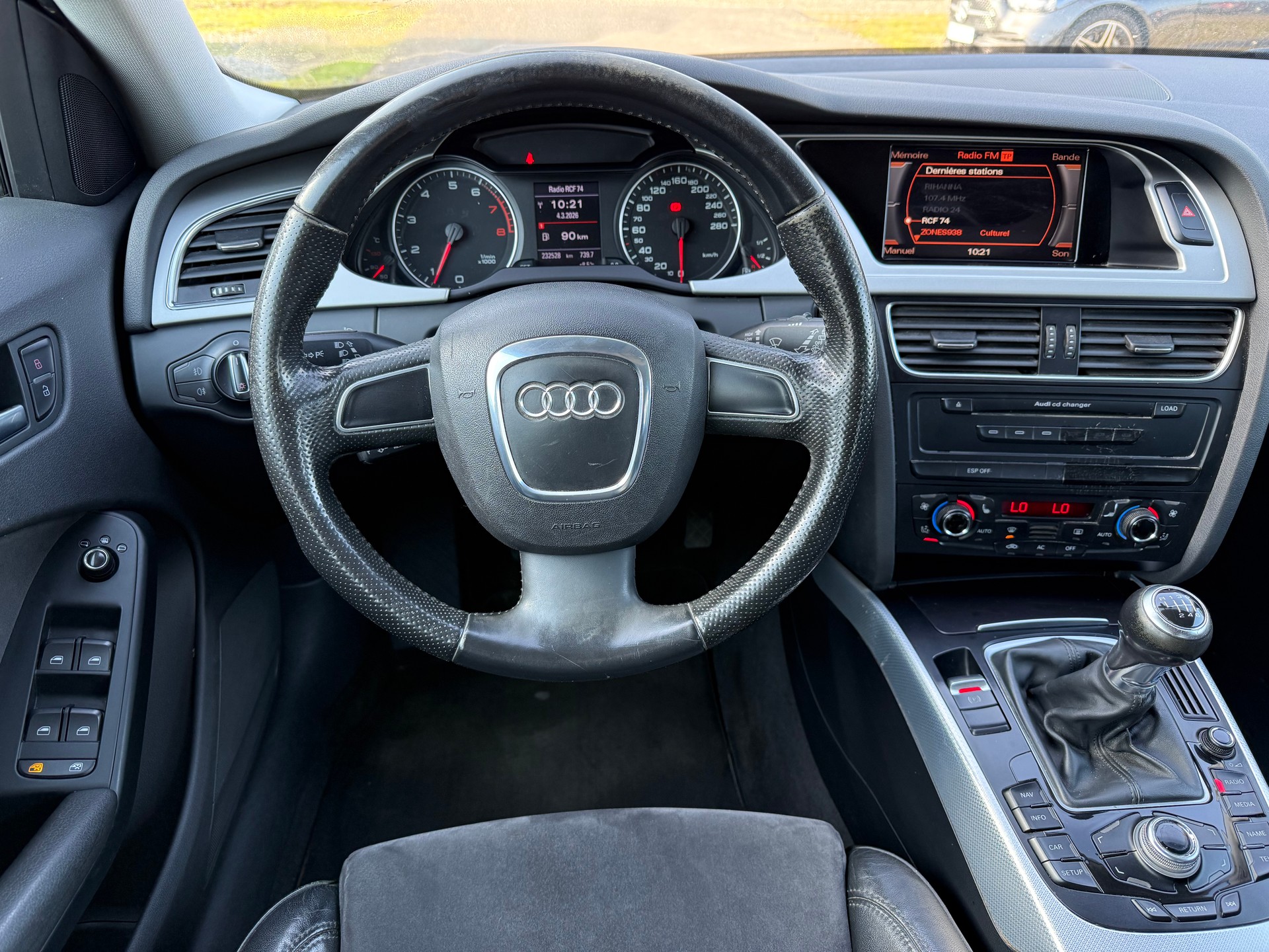 AUDI A4 Avant 1.8 TFSI quattro-image-6