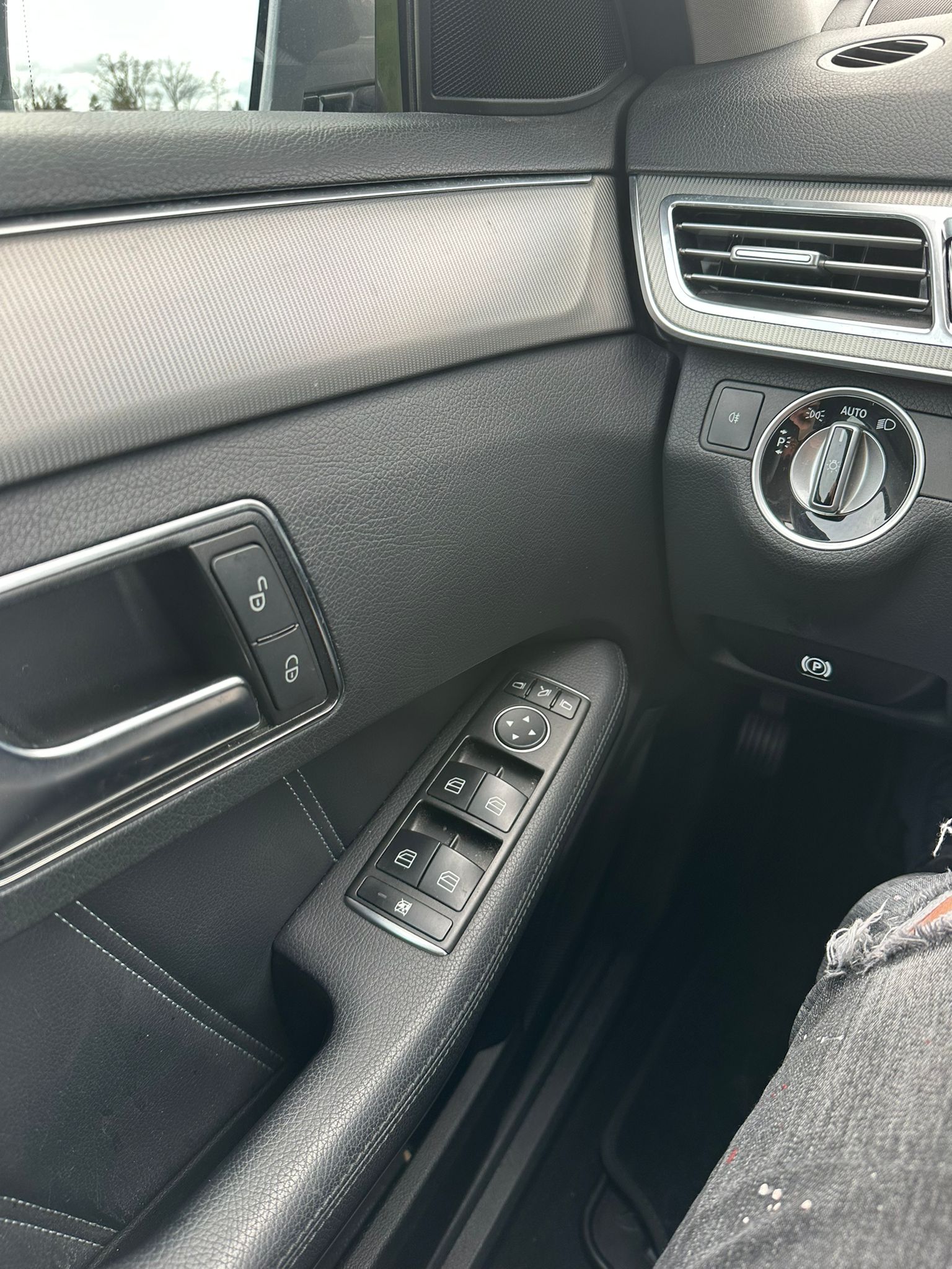 MERCEDES-BENZ E 250 CDI Elégance 4Matic 7G-Tronic-image-21