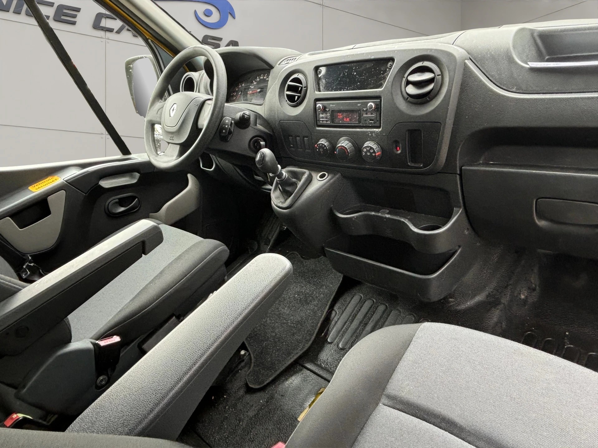 RENAULT Master T35 2.3dCi 135 L3H3-showroom-element-3