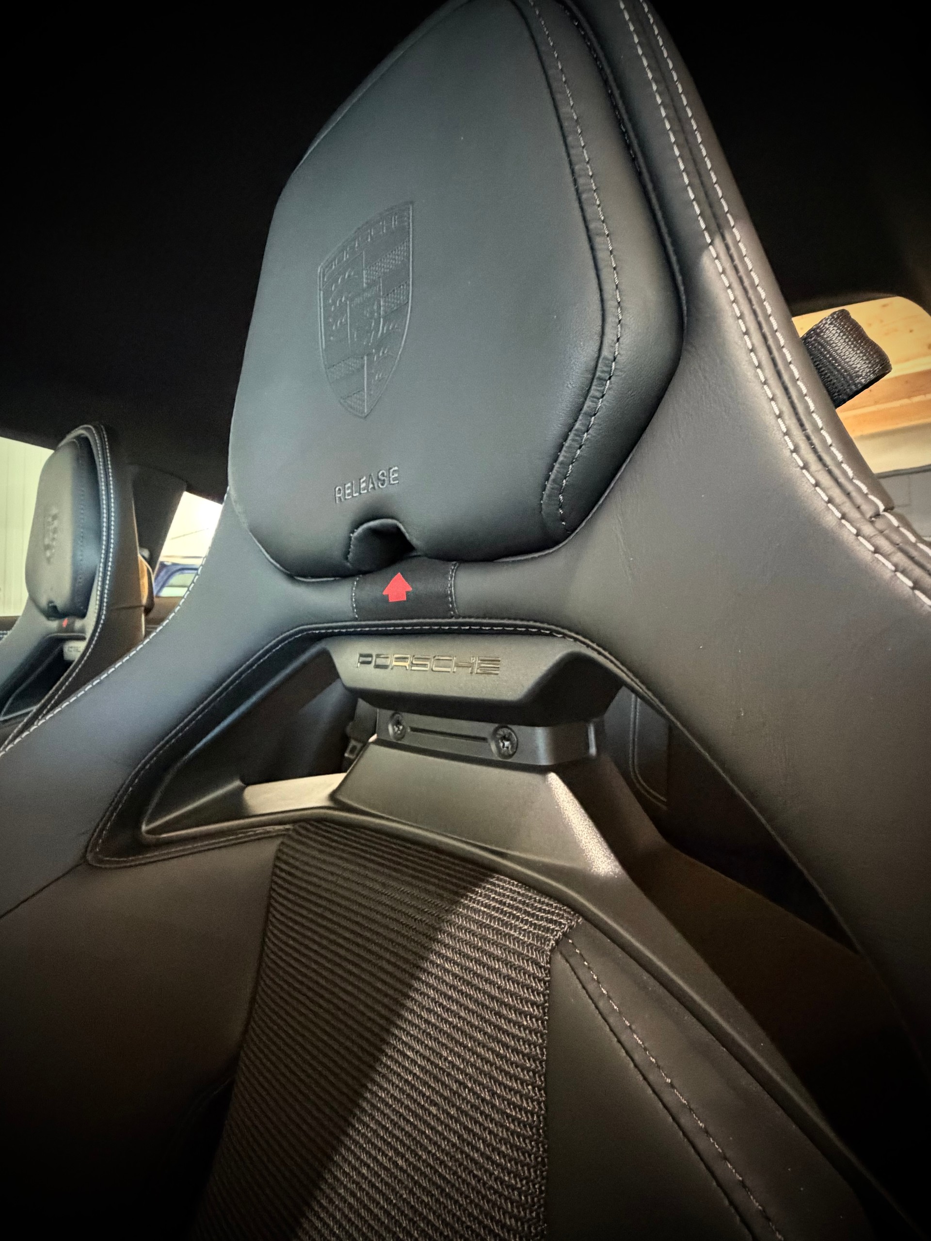 PORSCHE 911 Carrera GT3 PDK Touring-image-7