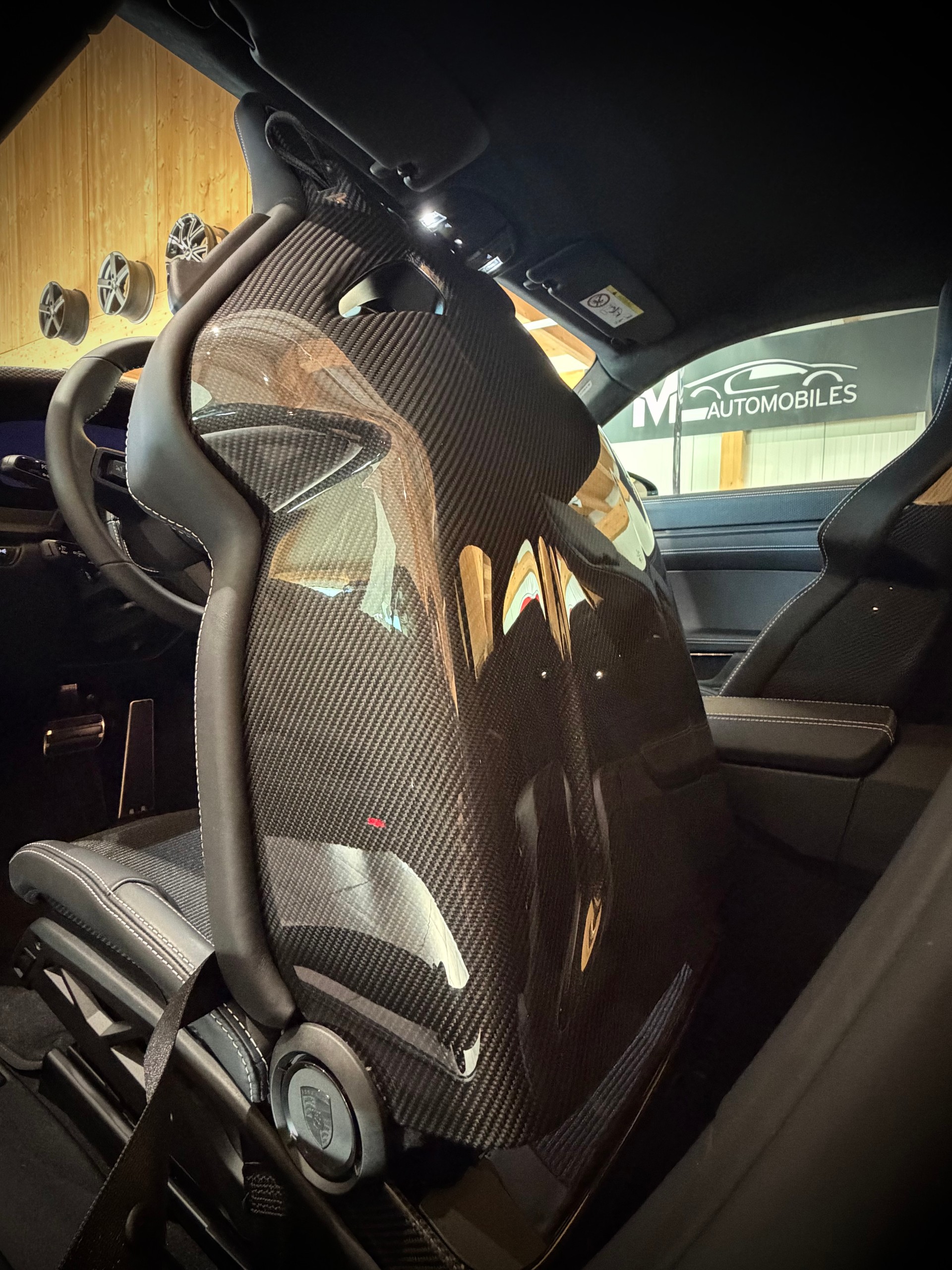 PORSCHE 911 Carrera GT3 PDK Touring-image-8
