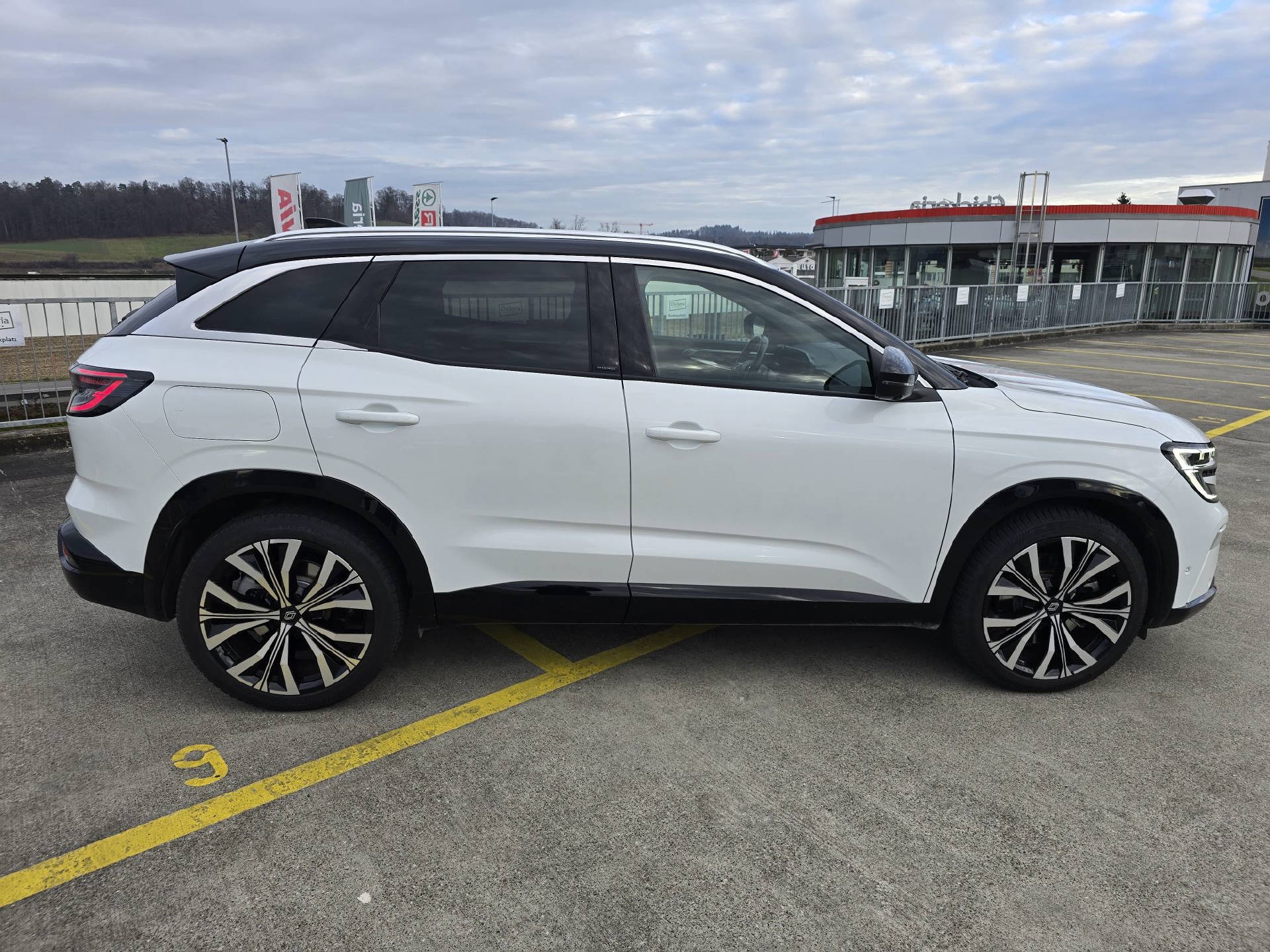 RENAULT Austral 1.2 E-Tech iconic-image-2