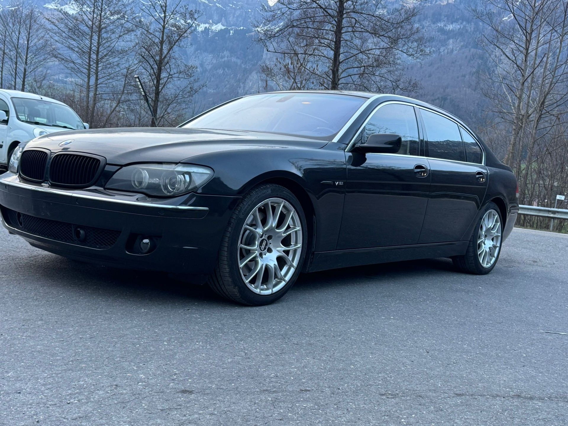 BMW 760i L-image-1