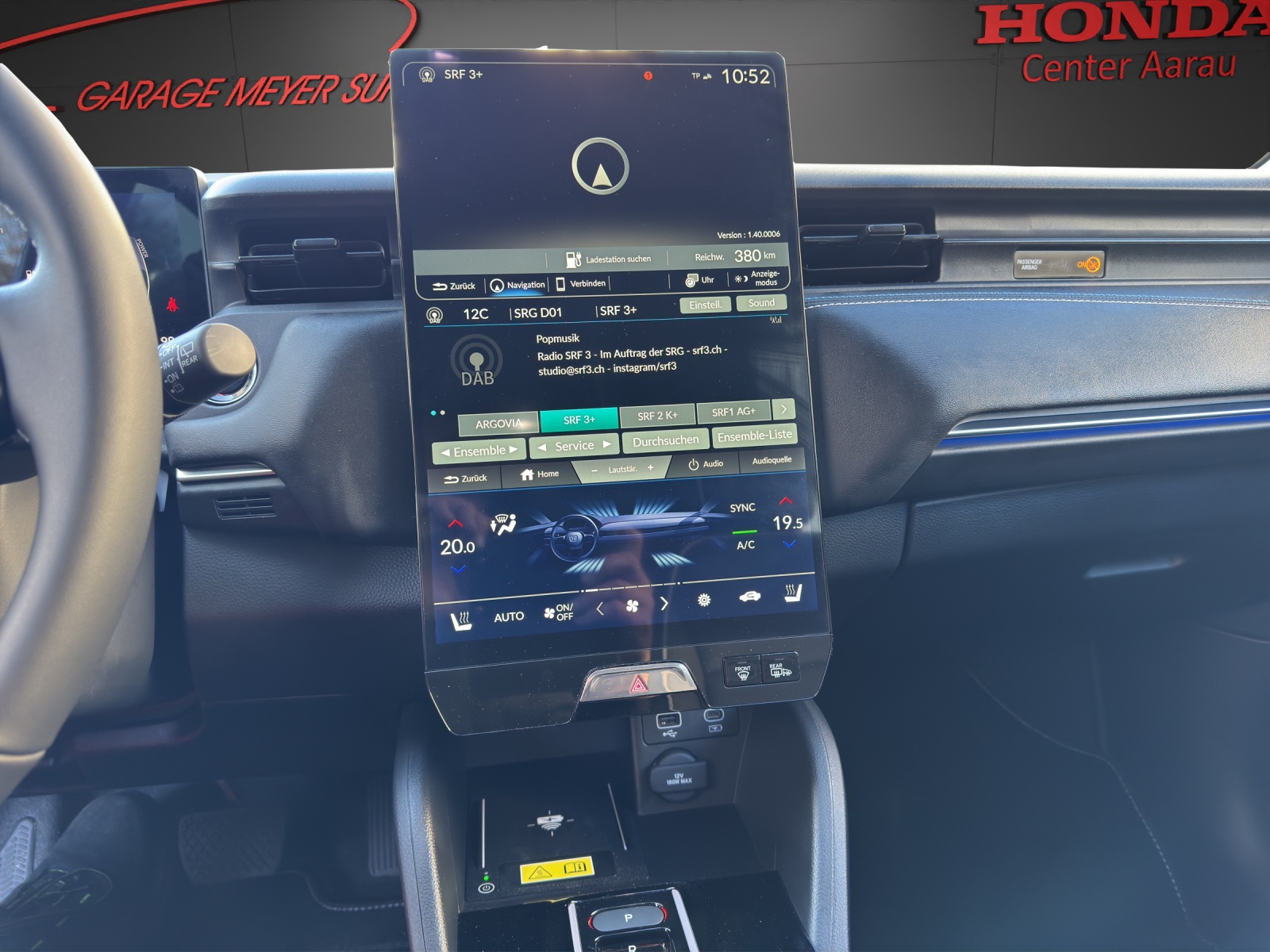 HONDA Ny1 Elegance-image-11