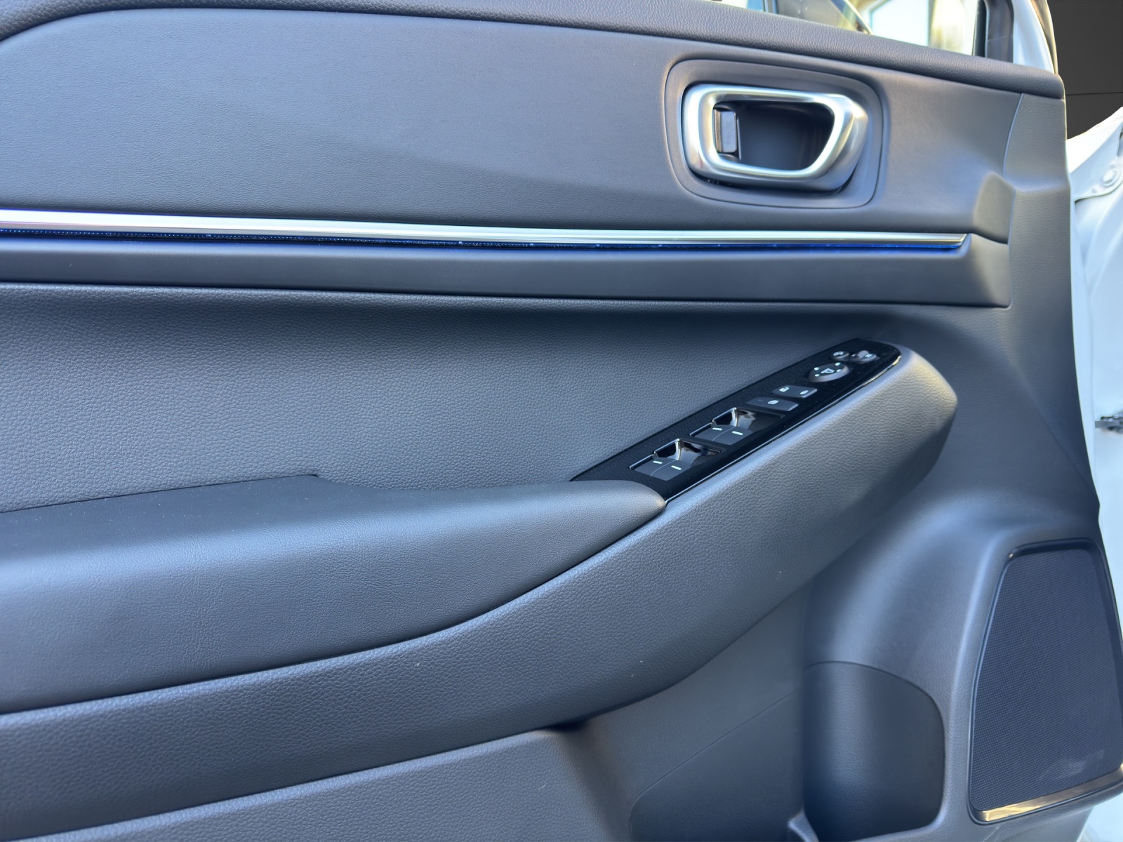 HONDA Ny1 Elegance-image-13