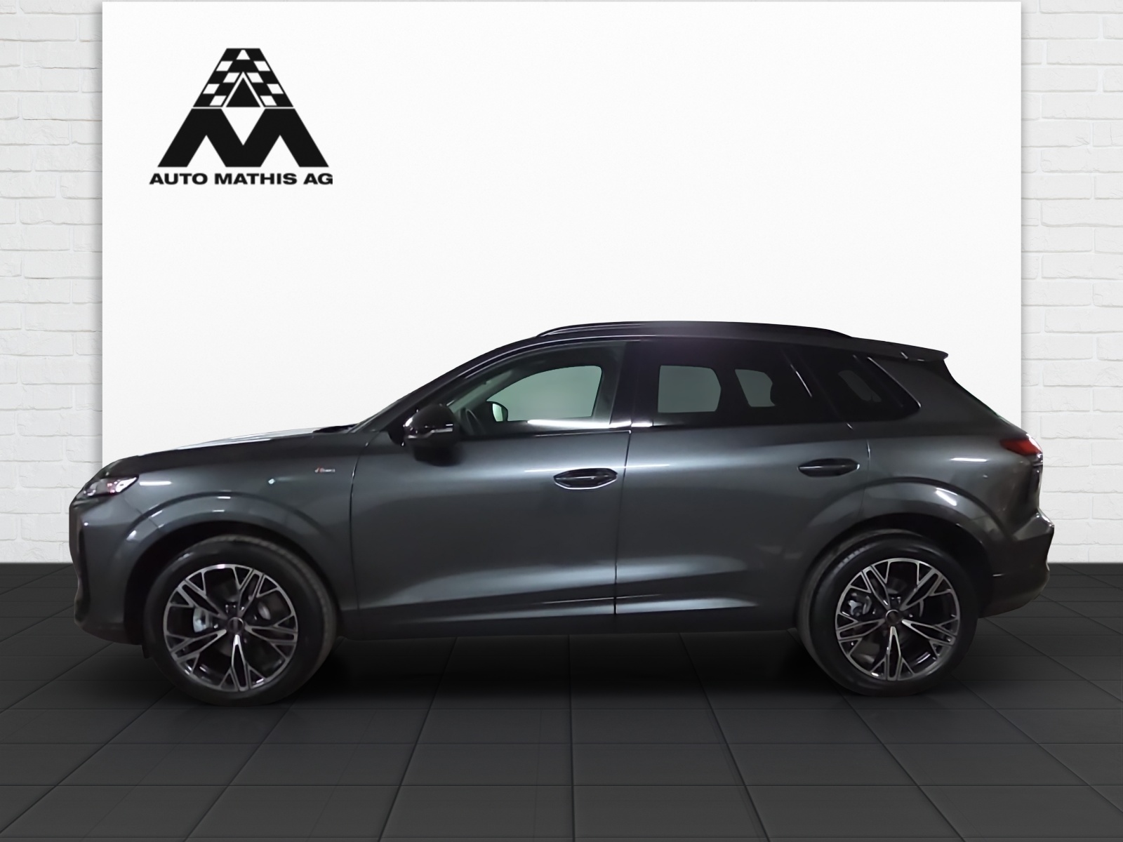 AUDI Q3 SUV TFSI quattro 150 kW S tronic-image-2