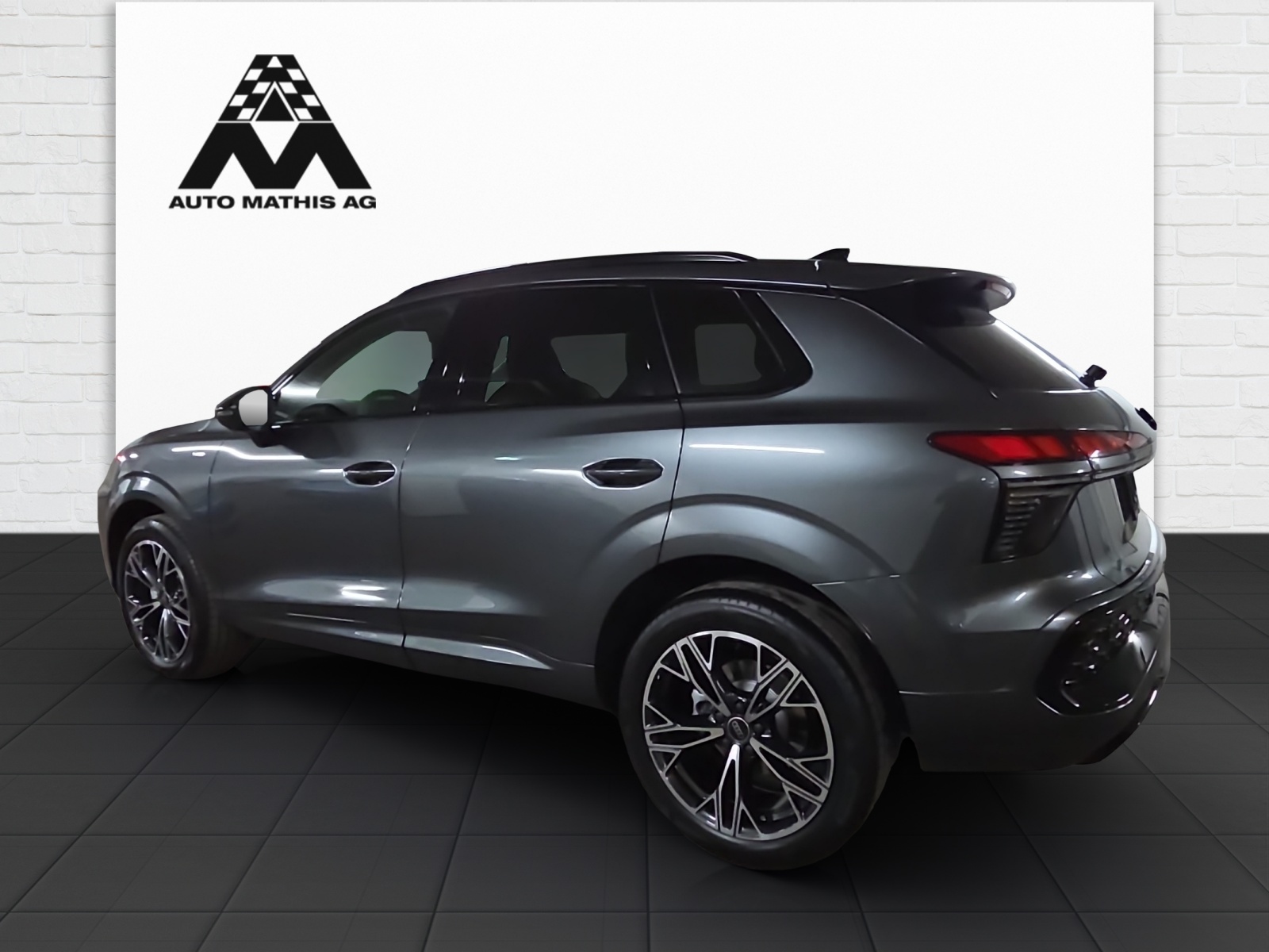 AUDI Q3 SUV TFSI quattro 150 kW S tronic-image-3