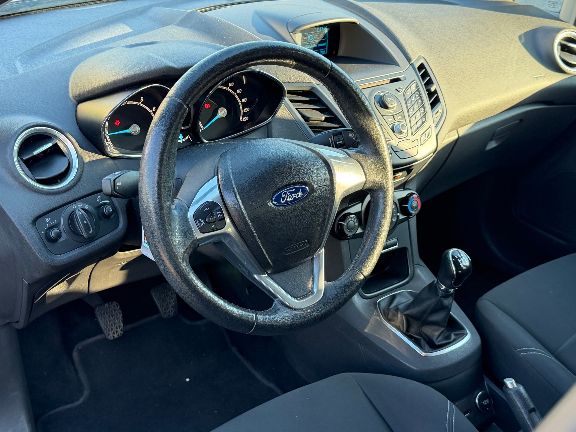 FORD Fiesta 1.0 Titanium-image-6
