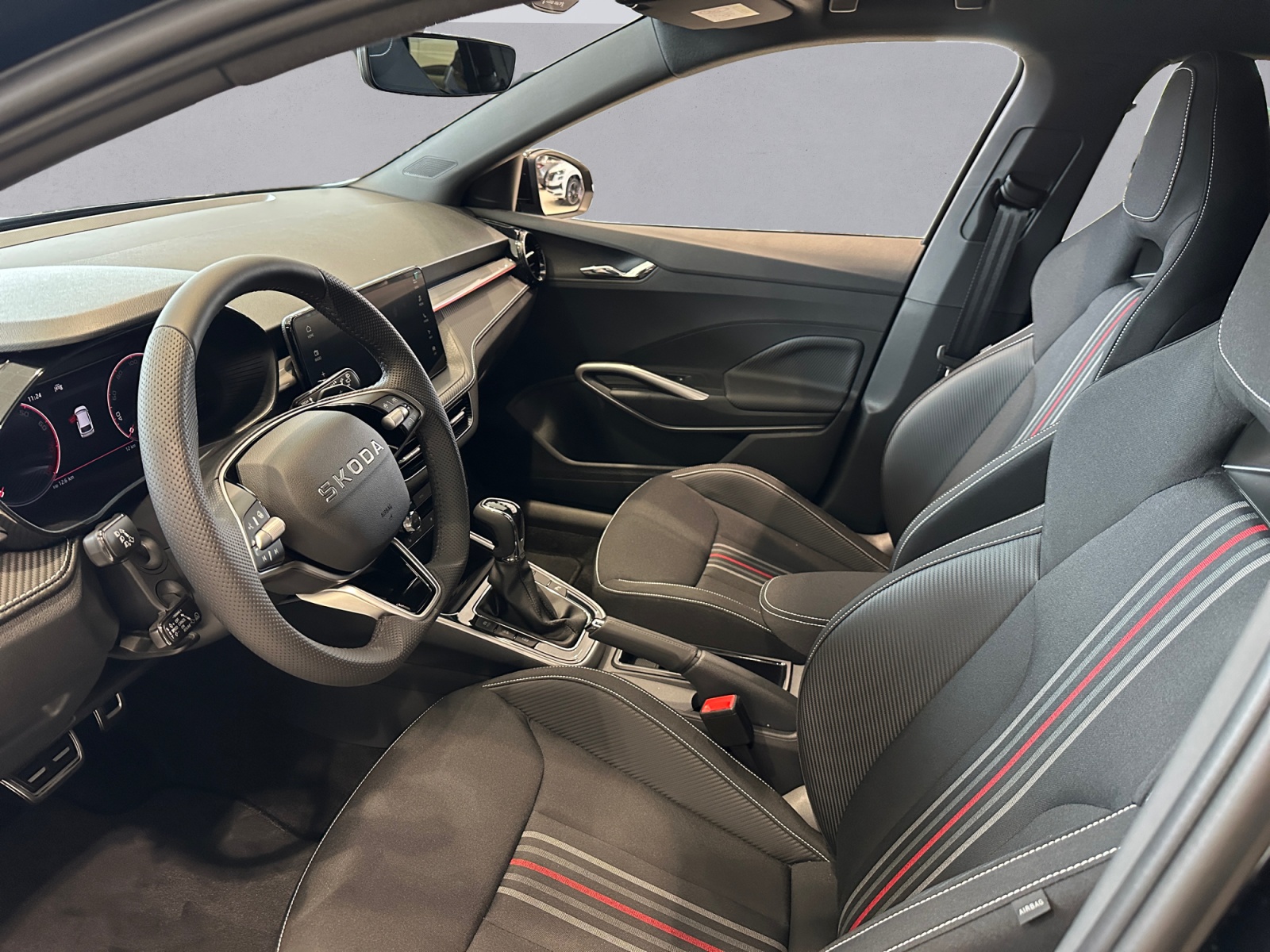 SKODA Fabia 1.0 TSI Monte Carlo DSG-image-8