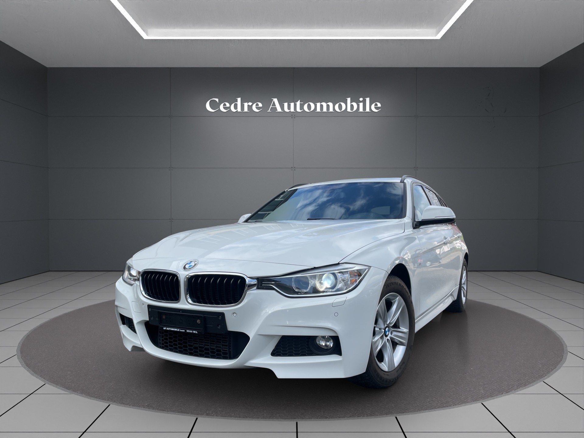 BMW 320d xDrive M Sport Touring Steptronic-image-0