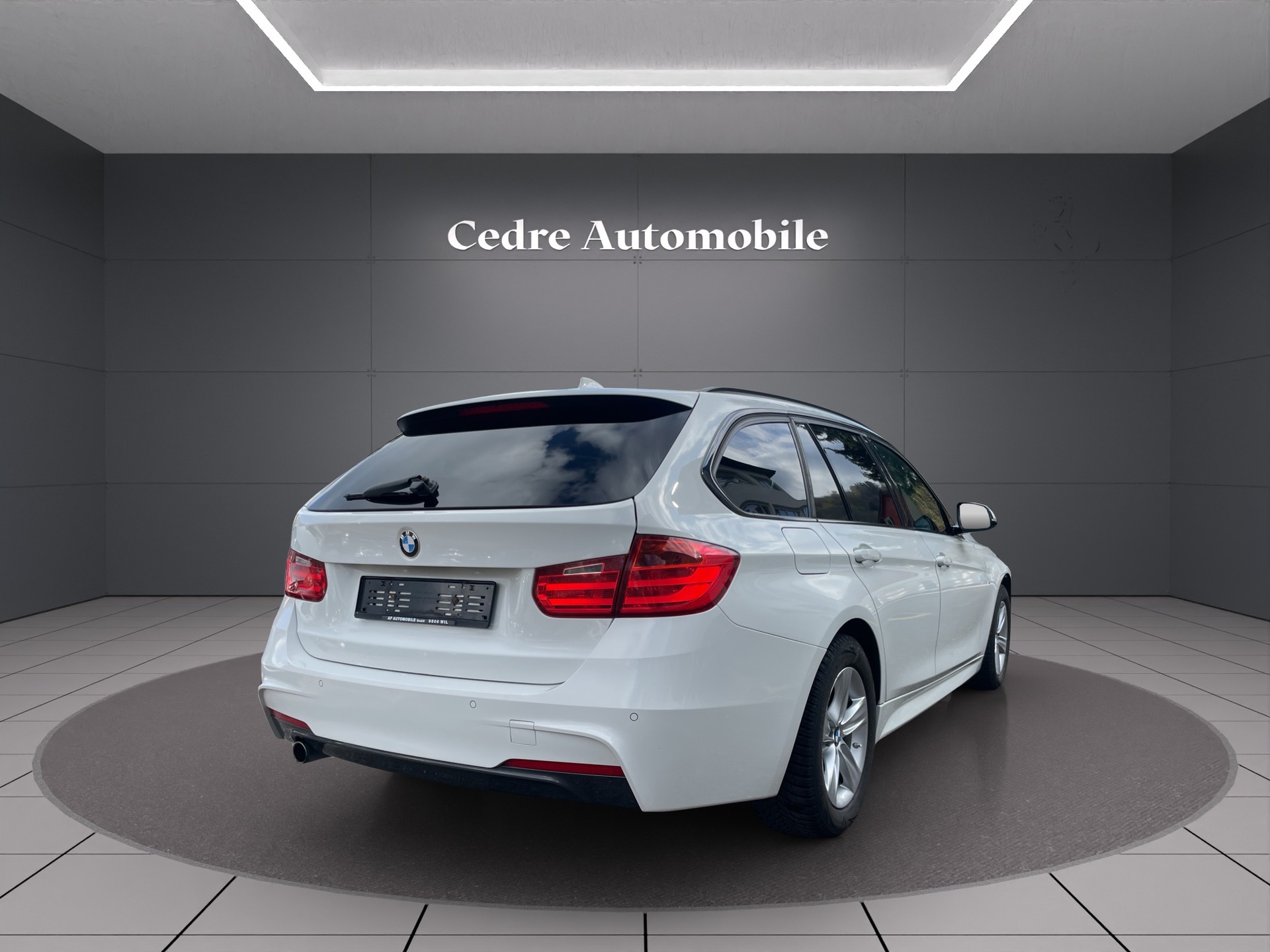 BMW 320d xDrive M Sport Touring Steptronic-image-2