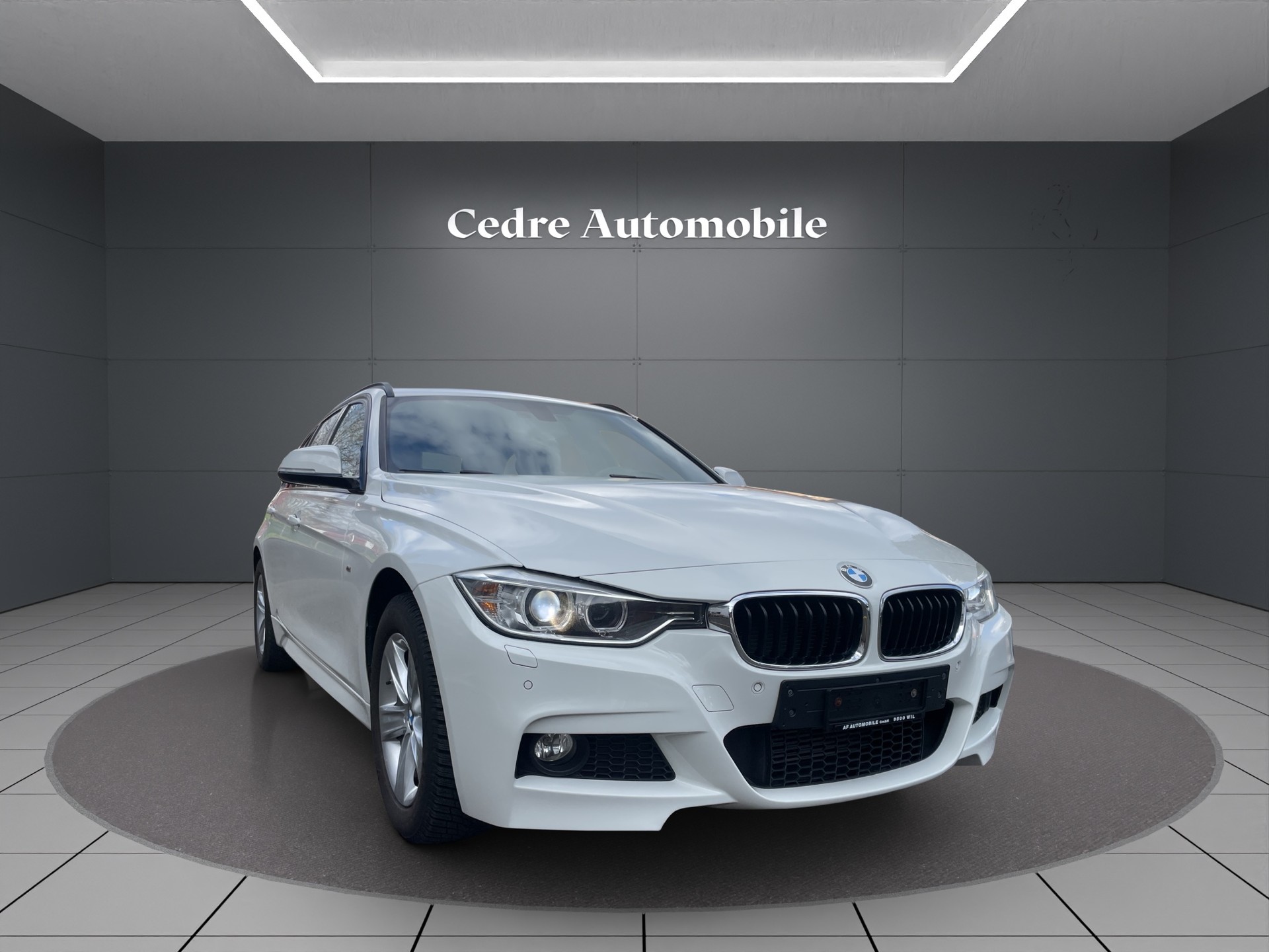 BMW 320d xDrive M Sport Touring Steptronic-image-1