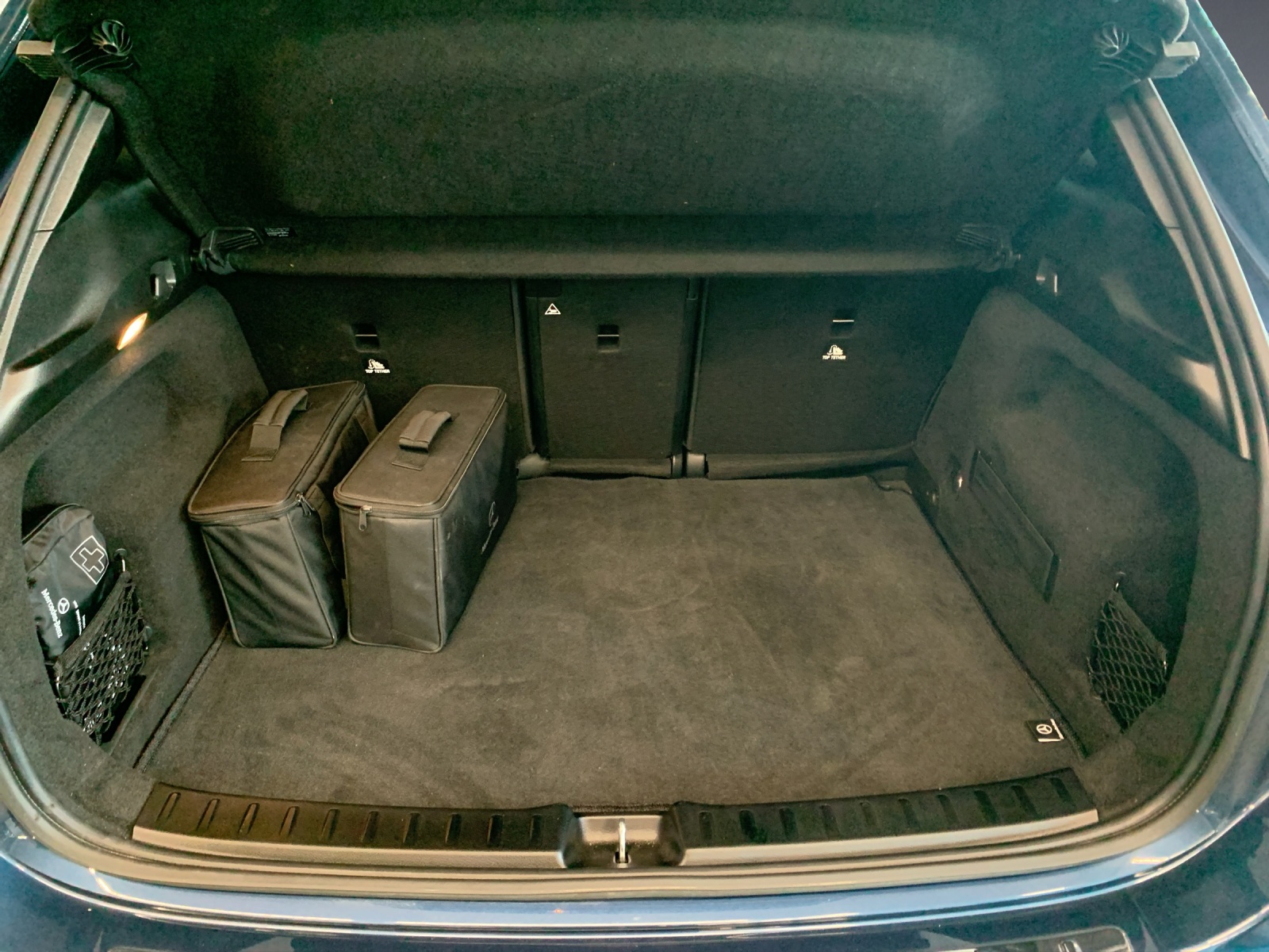 MERCEDES-BENZ GLA 250e AMG Line 8G-DCT-image-12