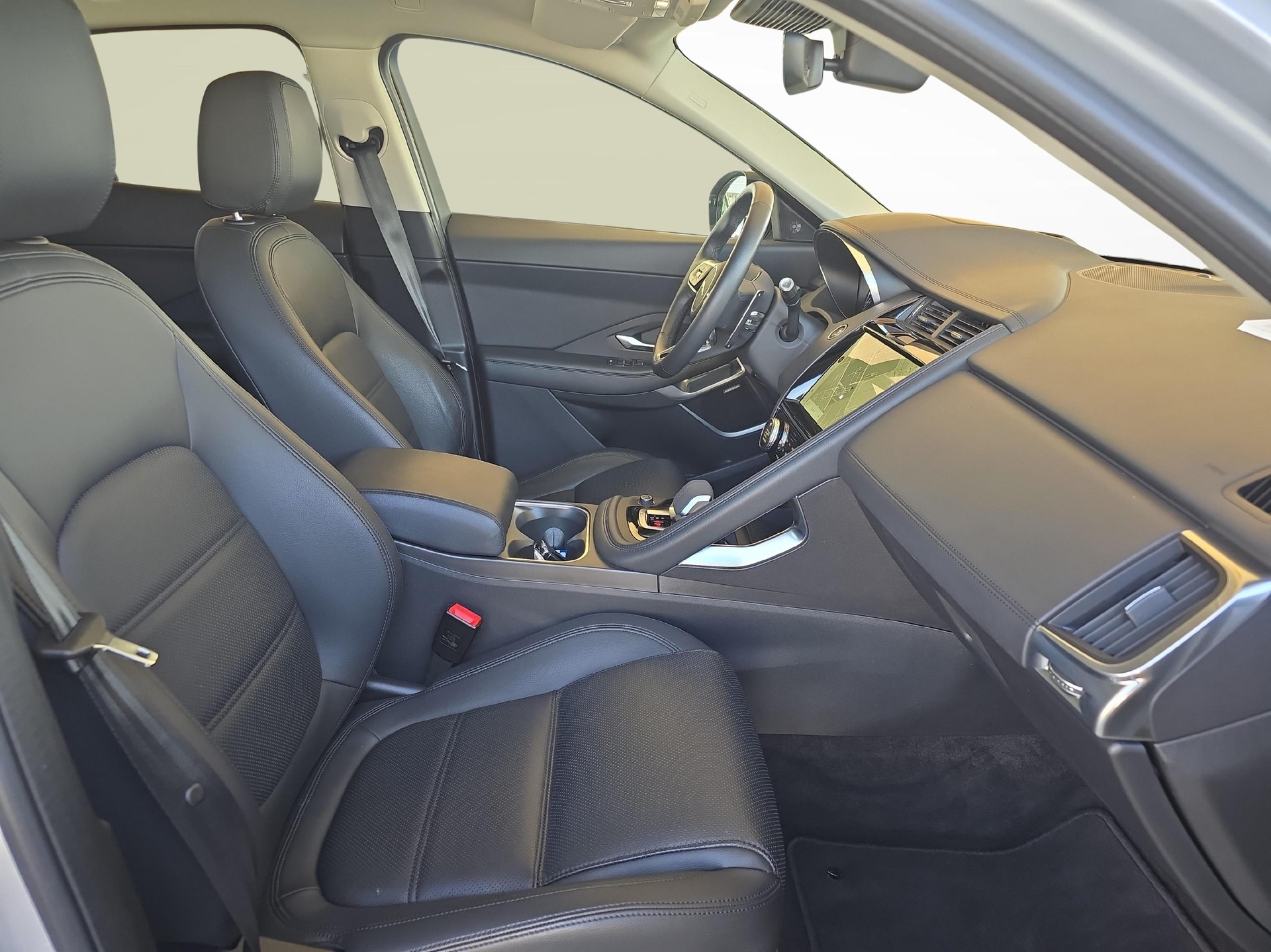 JAGUAR E-Pace 2.0 I4 200 SE AWD / Jetzt mit attraktivem 1.9% Leasing!-image-9