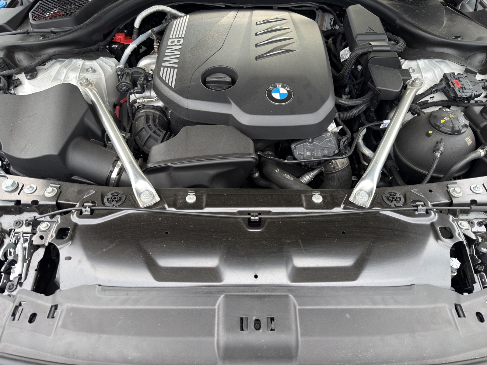 BMW 520d xDrive 48V M Sport-image-23