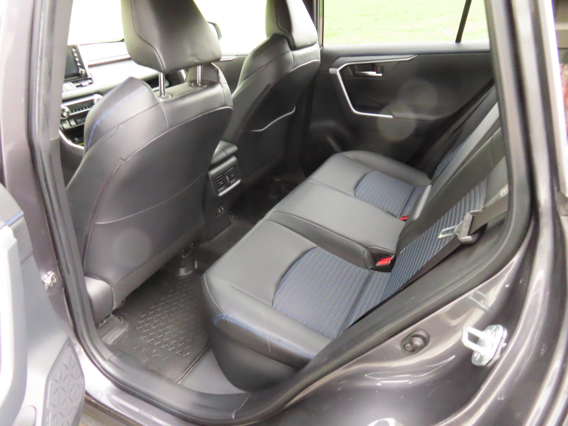 TOYOTA RAV4 2.5 HEV Style-image-6