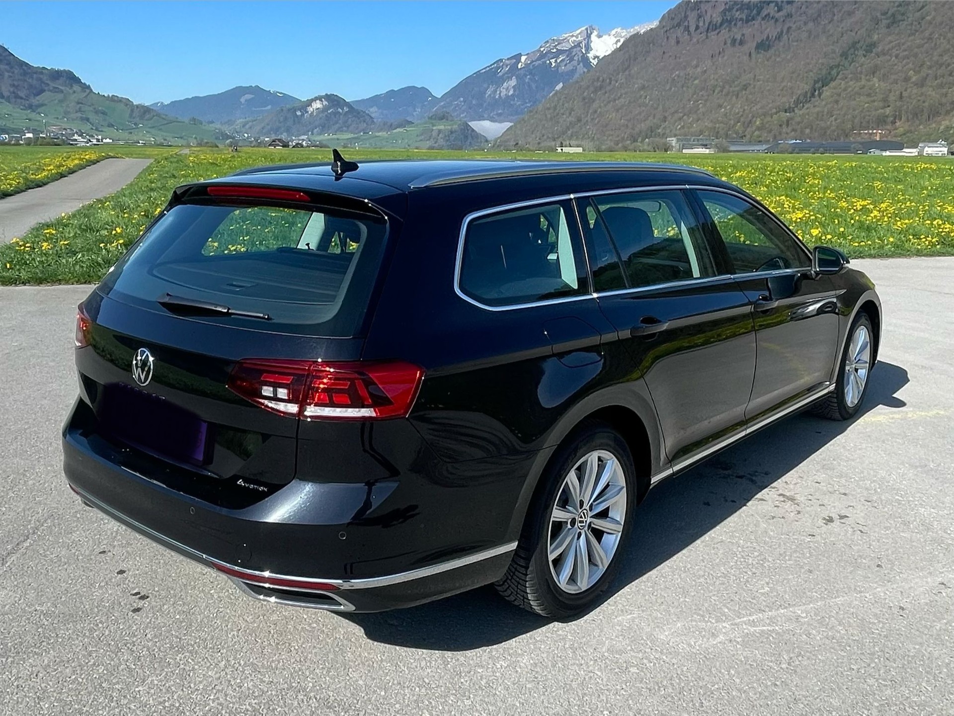 VW Passat 2.0 TDI 4Motion DSG BMT Elegance - Frisch MFK & Service, Top Zustand, lückenlos gepflegt-image-2