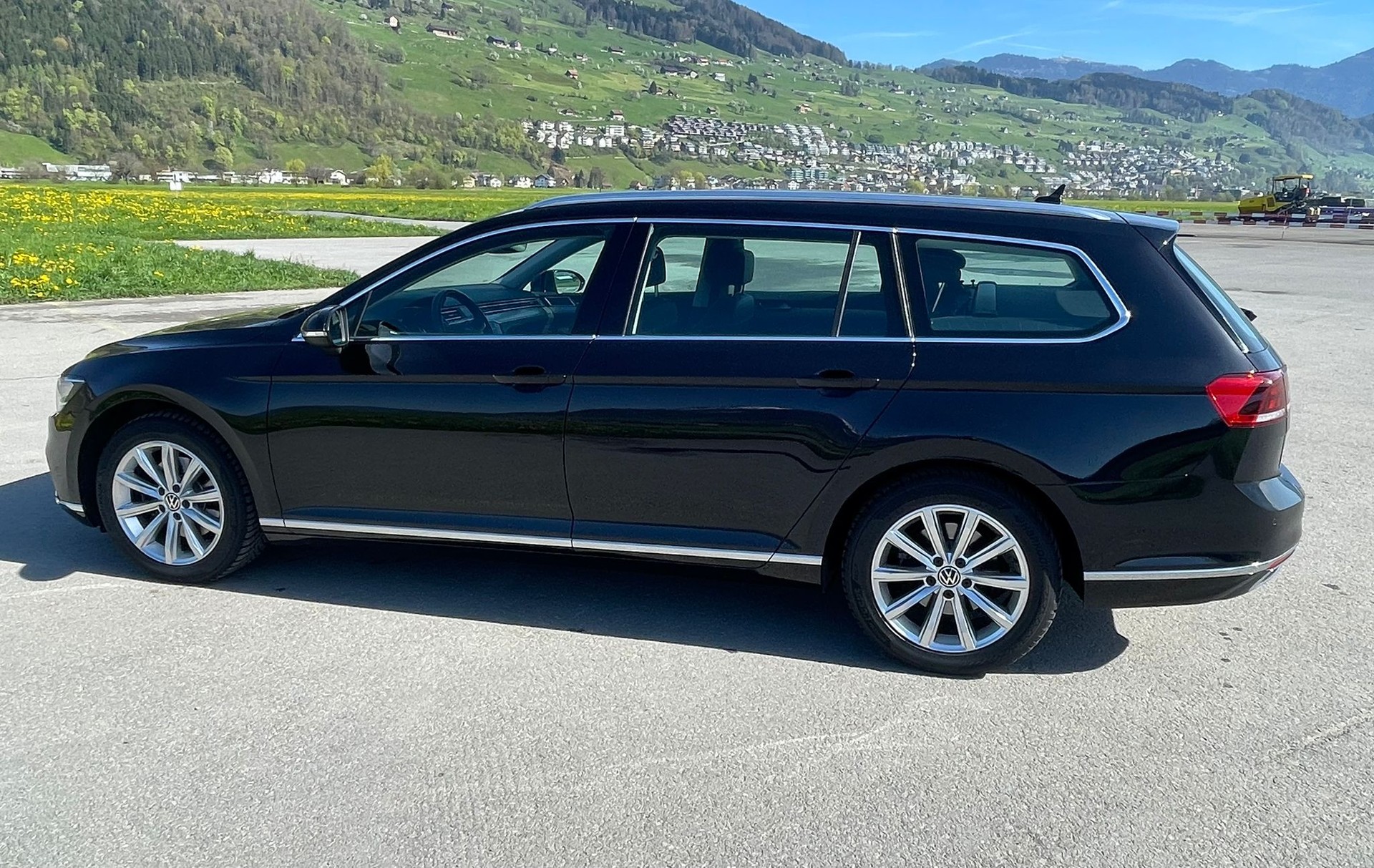VW Passat 2.0 TDI 4Motion DSG BMT Elegance - Frisch MFK & Service, Top Zustand, lückenlos gepflegt-image-3