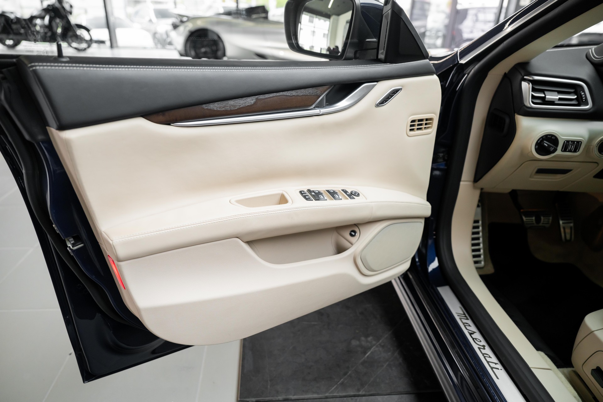 MASERATI Ghibli S Q4 3.0 V6 Automatica-image-22