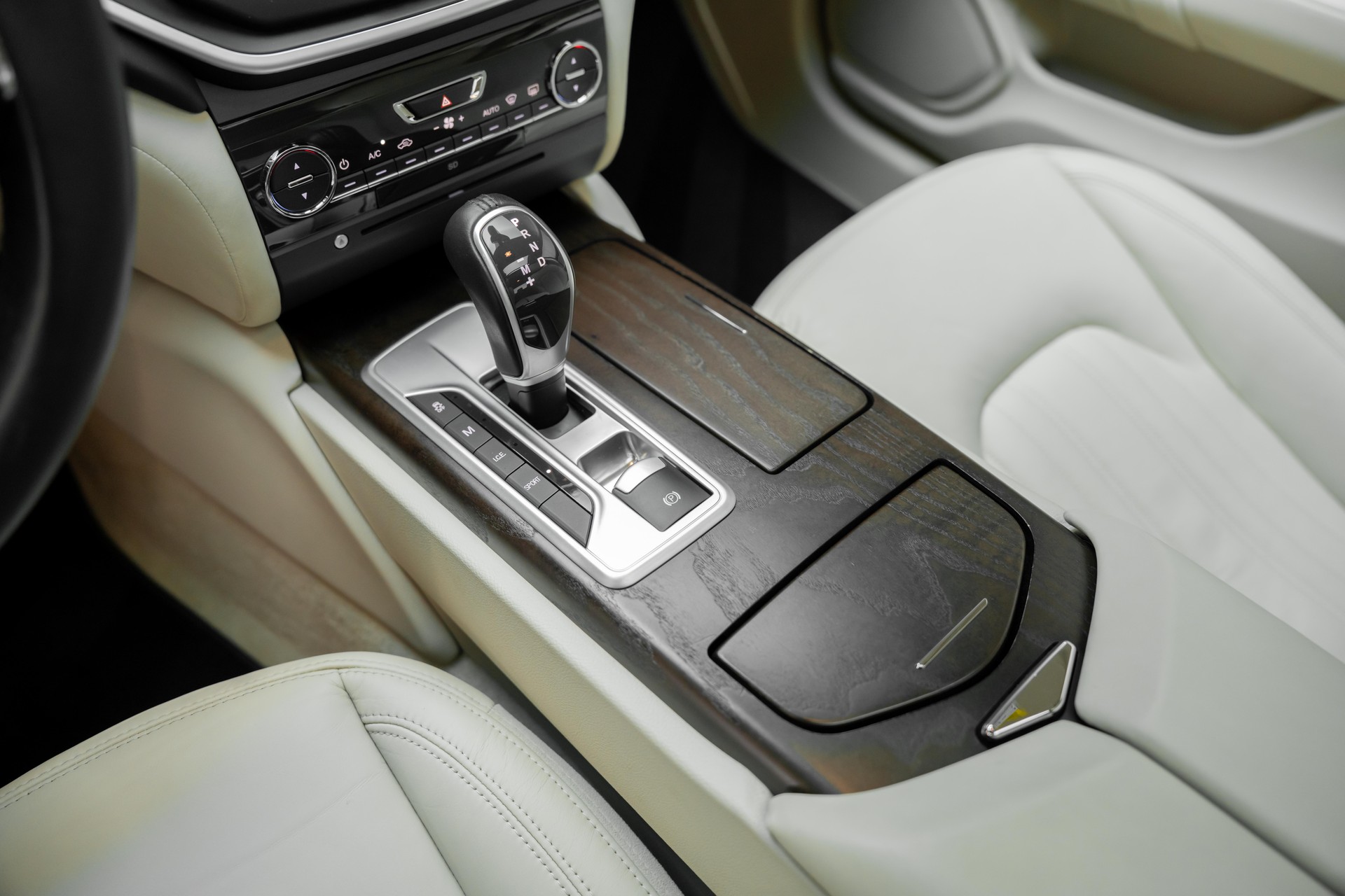 MASERATI Ghibli S Q4 3.0 V6 Automatica-image-14