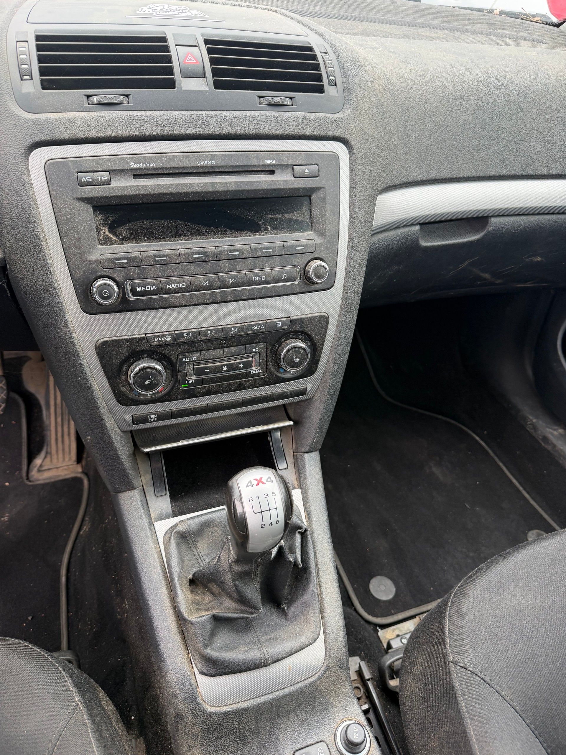 SKODA Octavia Combi 1.9 TDI Swiss Adventure 4x4-image-5