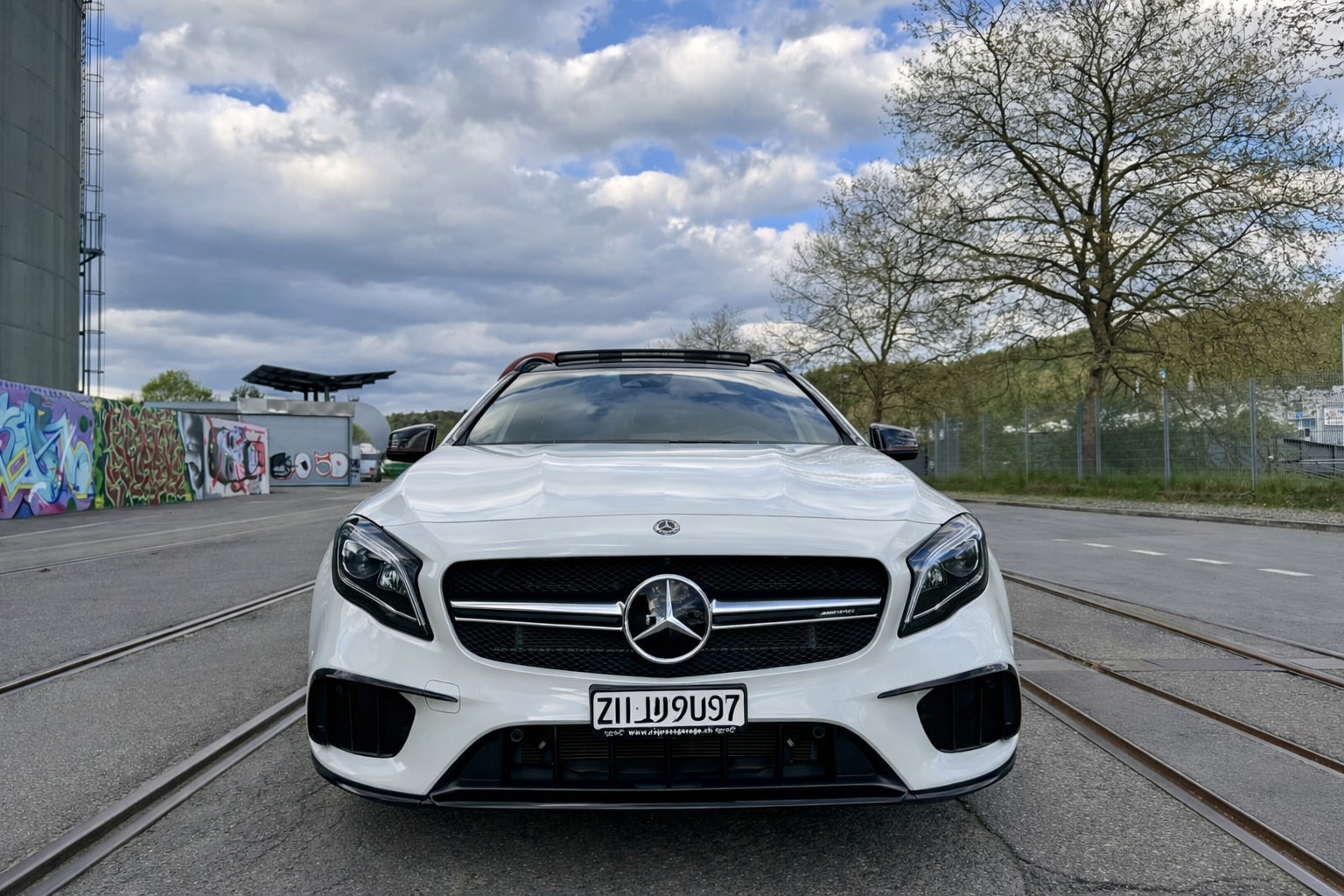 MERCEDES-BENZ GLA 45 AMG 4Matic 7G-DCT-image-2