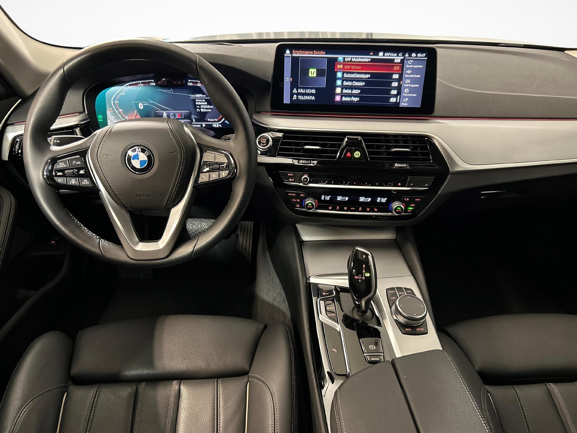 BMW 530d xDrive Touring-image-6
