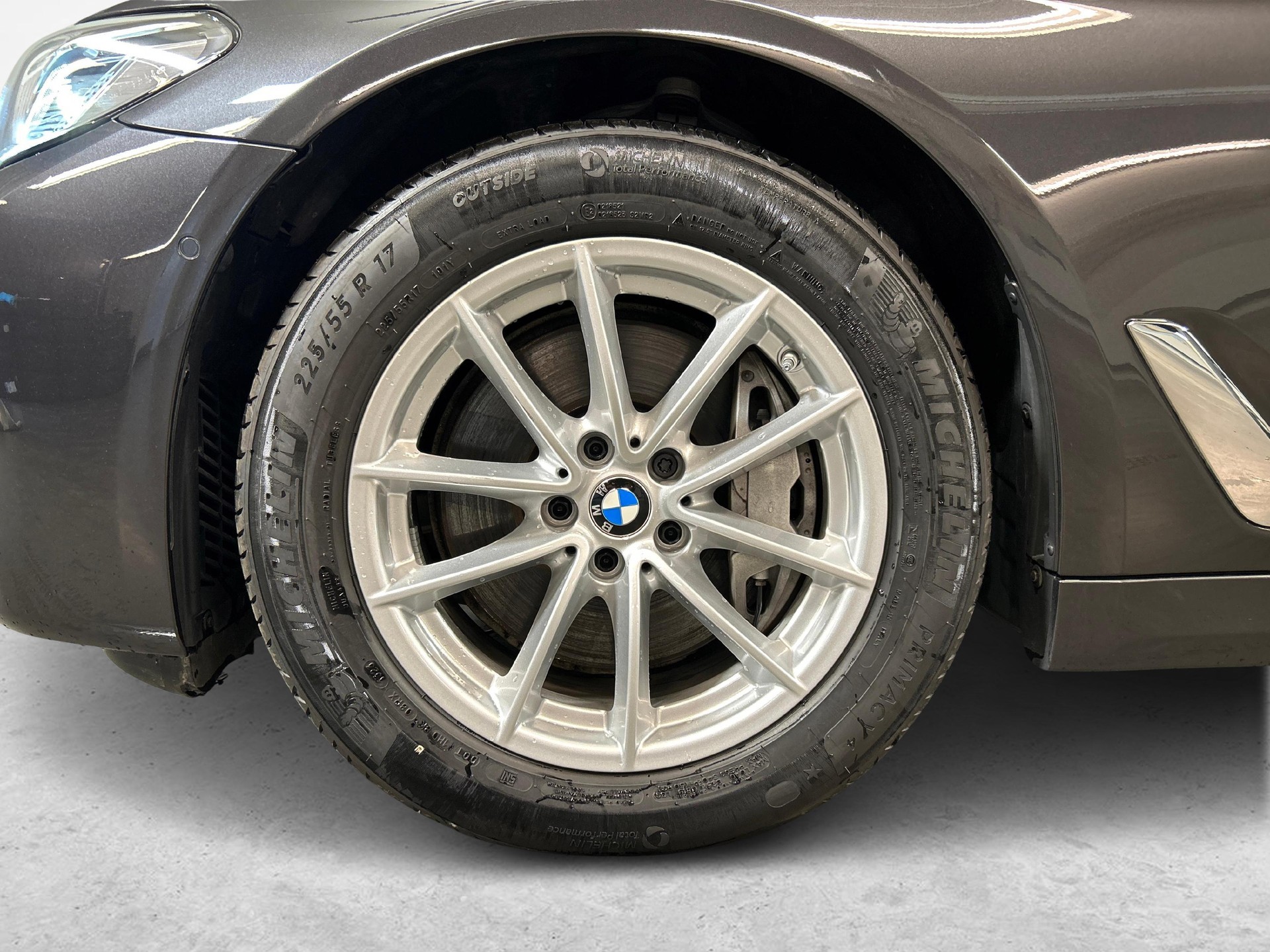 BMW 530d xDrive Touring-image-10