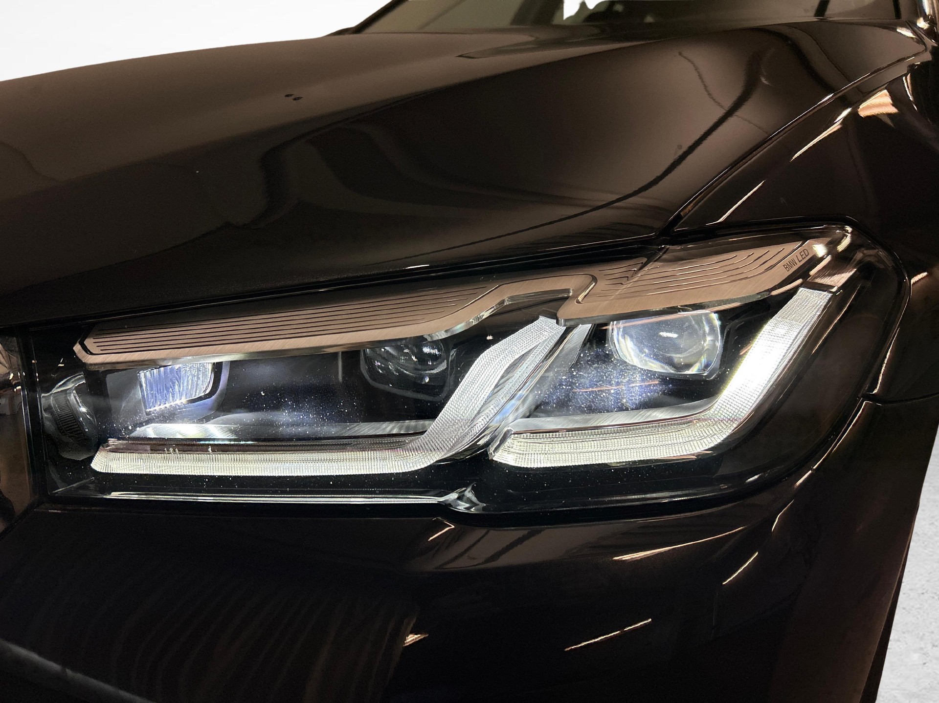 BMW 530d xDrive Touring-image-15