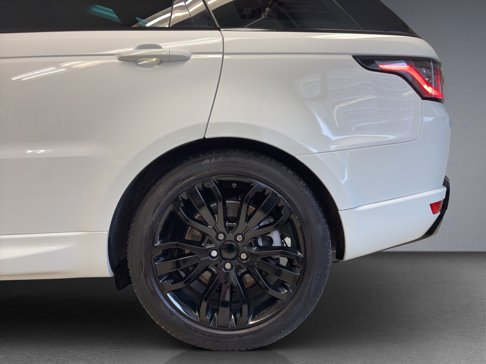 LAND ROVER RR Sport D250 I6 MHEV S-image-5