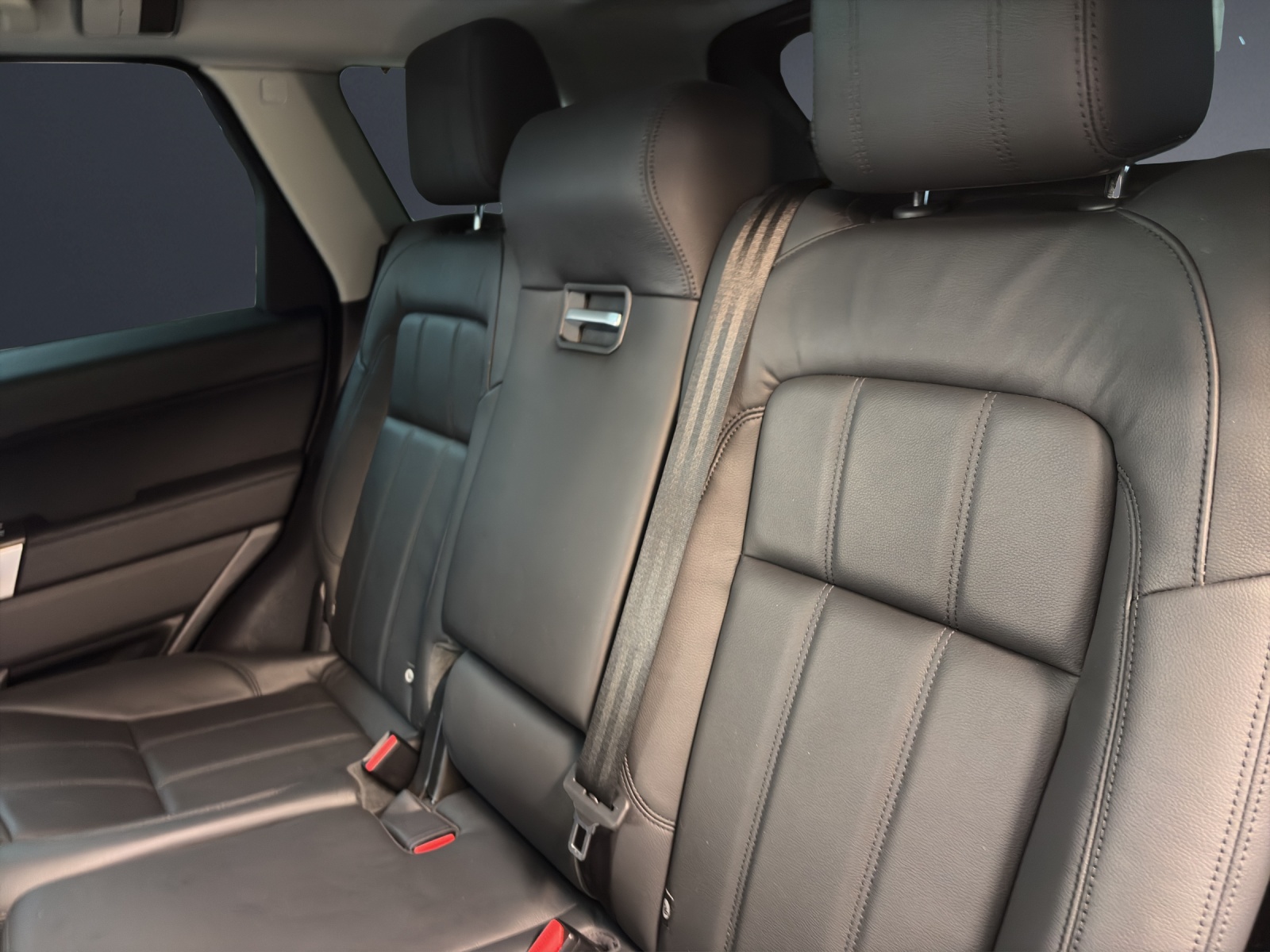LAND ROVER RR Sport D250 I6 MHEV S-image-16