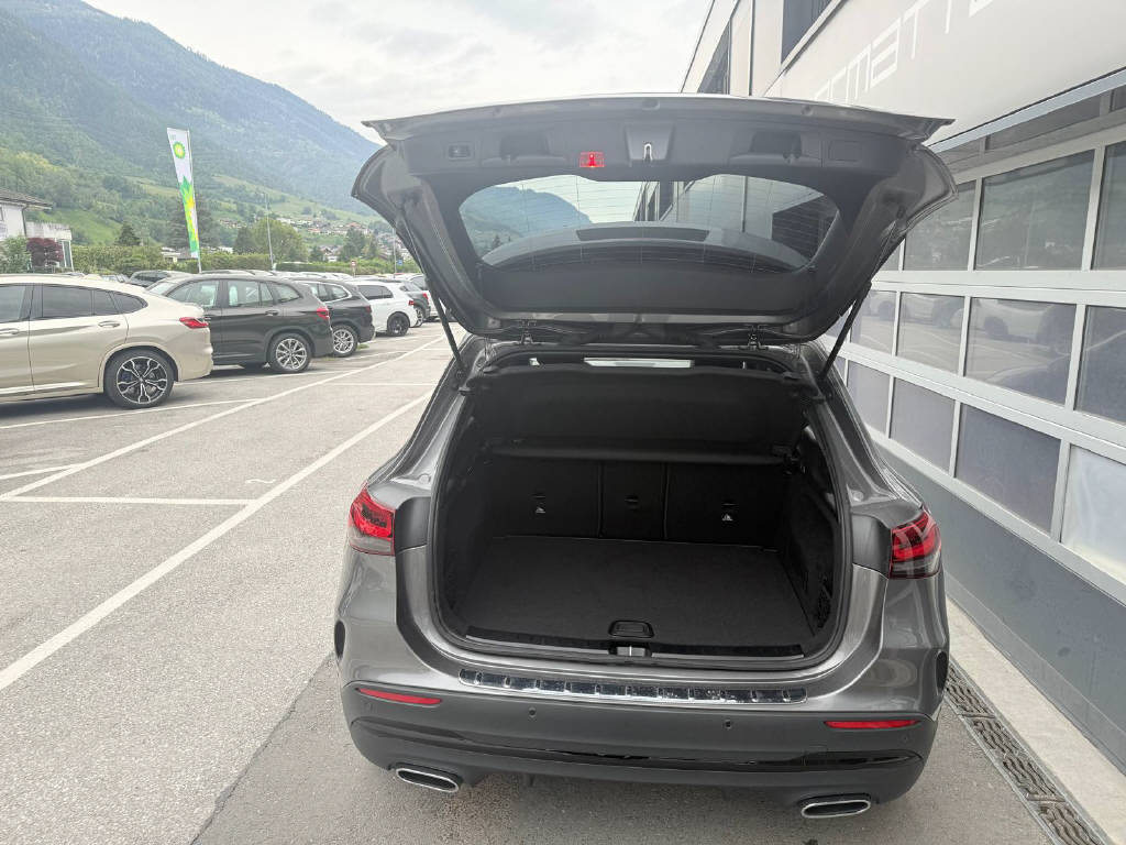 MERCEDES-BENZ GLA 250-image-10