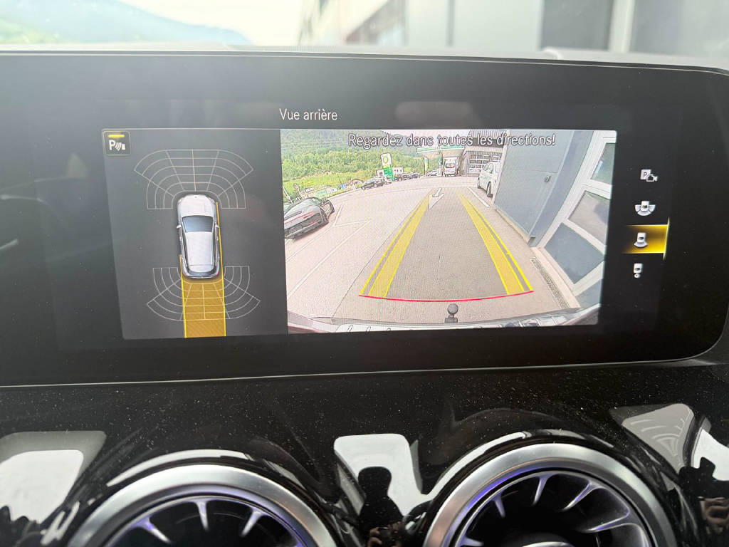 MERCEDES-BENZ GLA 250-image-9