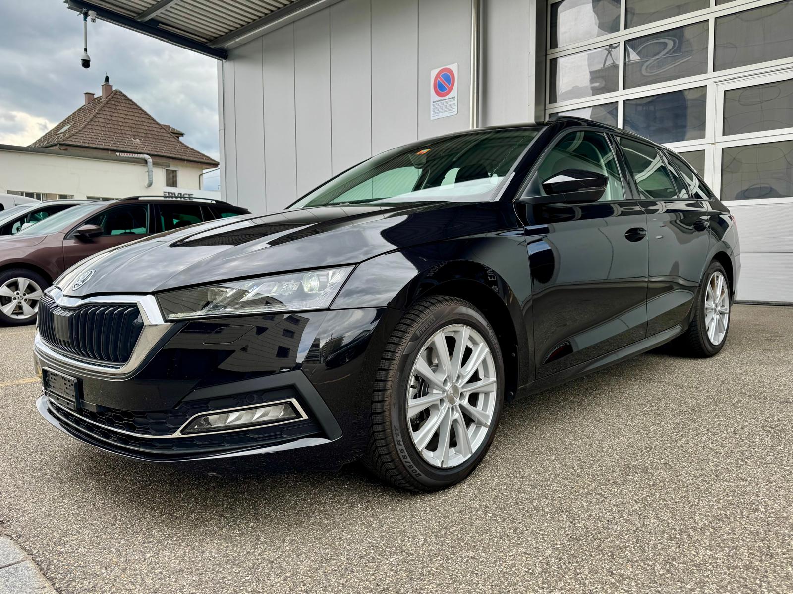 SKODA Octavia Combi 2.0 TDI DSG Style 4x4-image-14