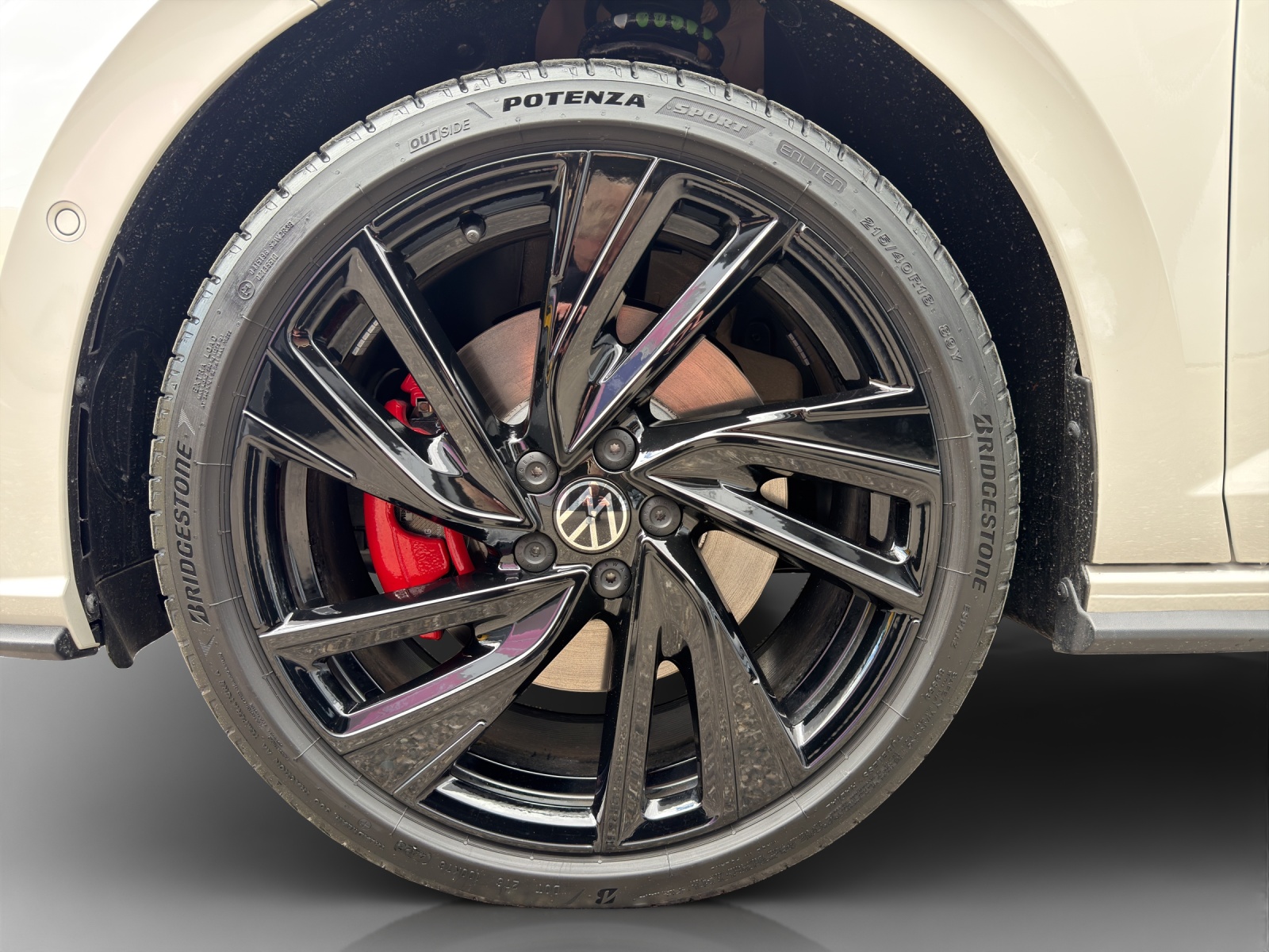 VW Polo GTI 2.0TSI 207PS-image-14