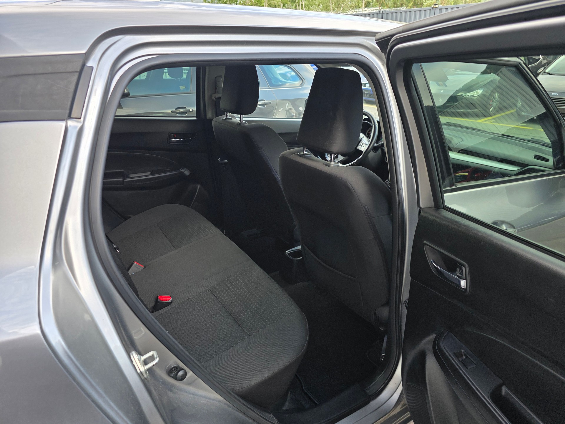 SUZUKI Swift 1.2i 16V SHVS Compact Top Hybrid Allgrip 4x4-image-10