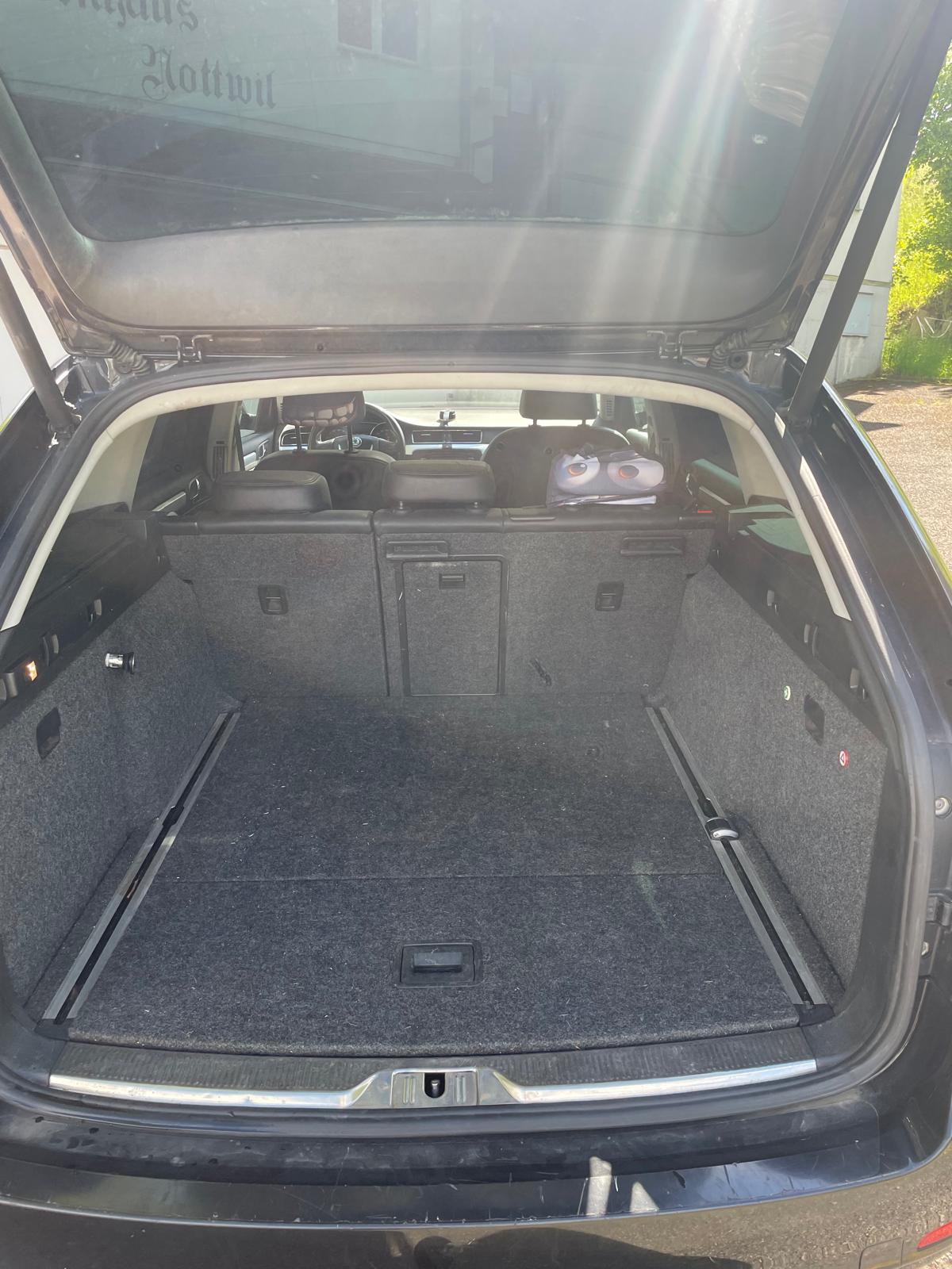 SKODA Superb Combi 2.0 TDi Ambition DSG-image-5