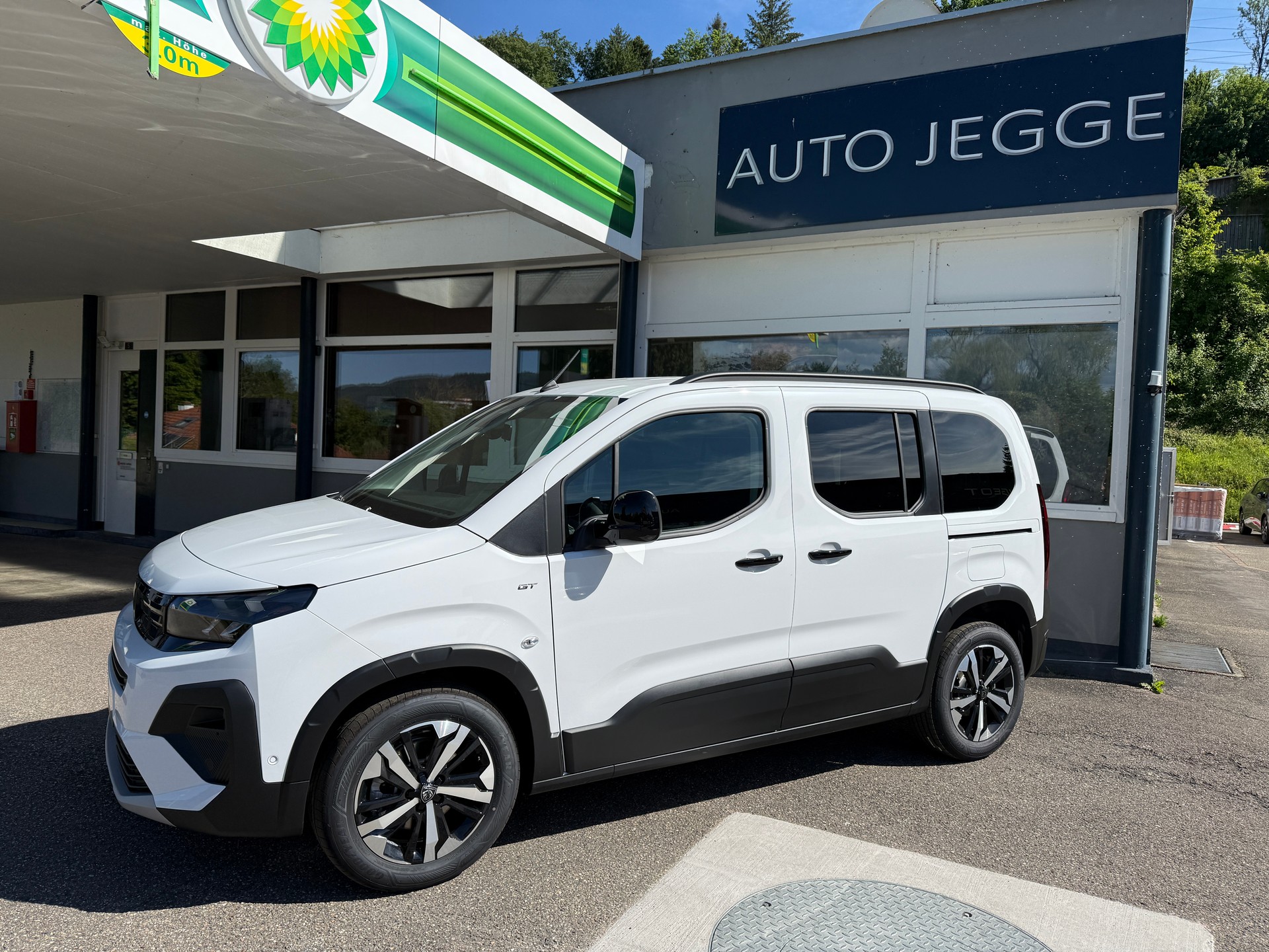 PEUGEOT Rifter 1.5 BlueHDi GT EAT8-image-1