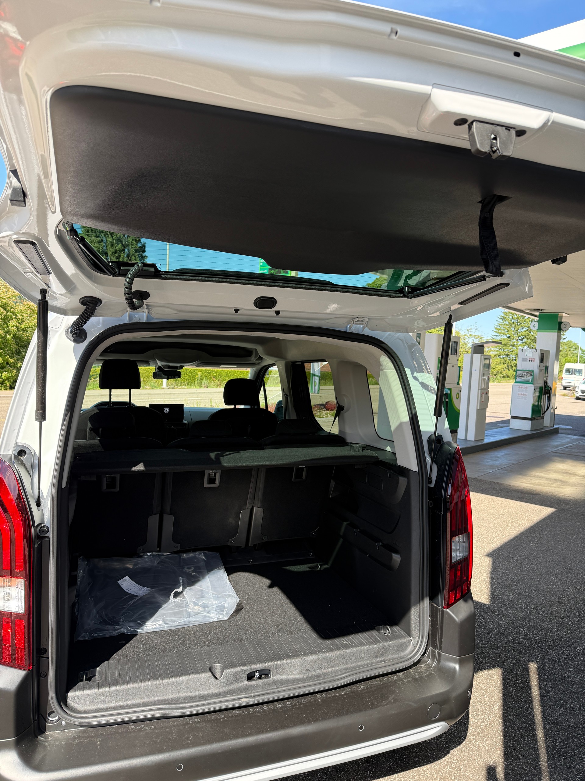 PEUGEOT Rifter 1.5 BlueHDi GT EAT8-image-5
